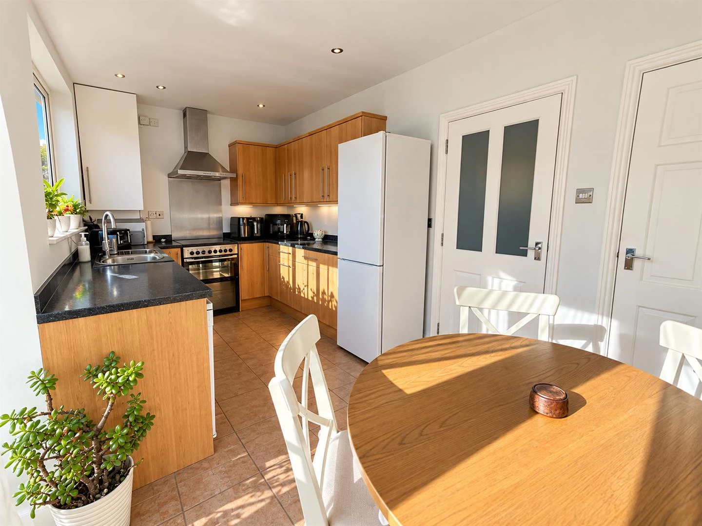 Kitchen Breakfast Room.PNG