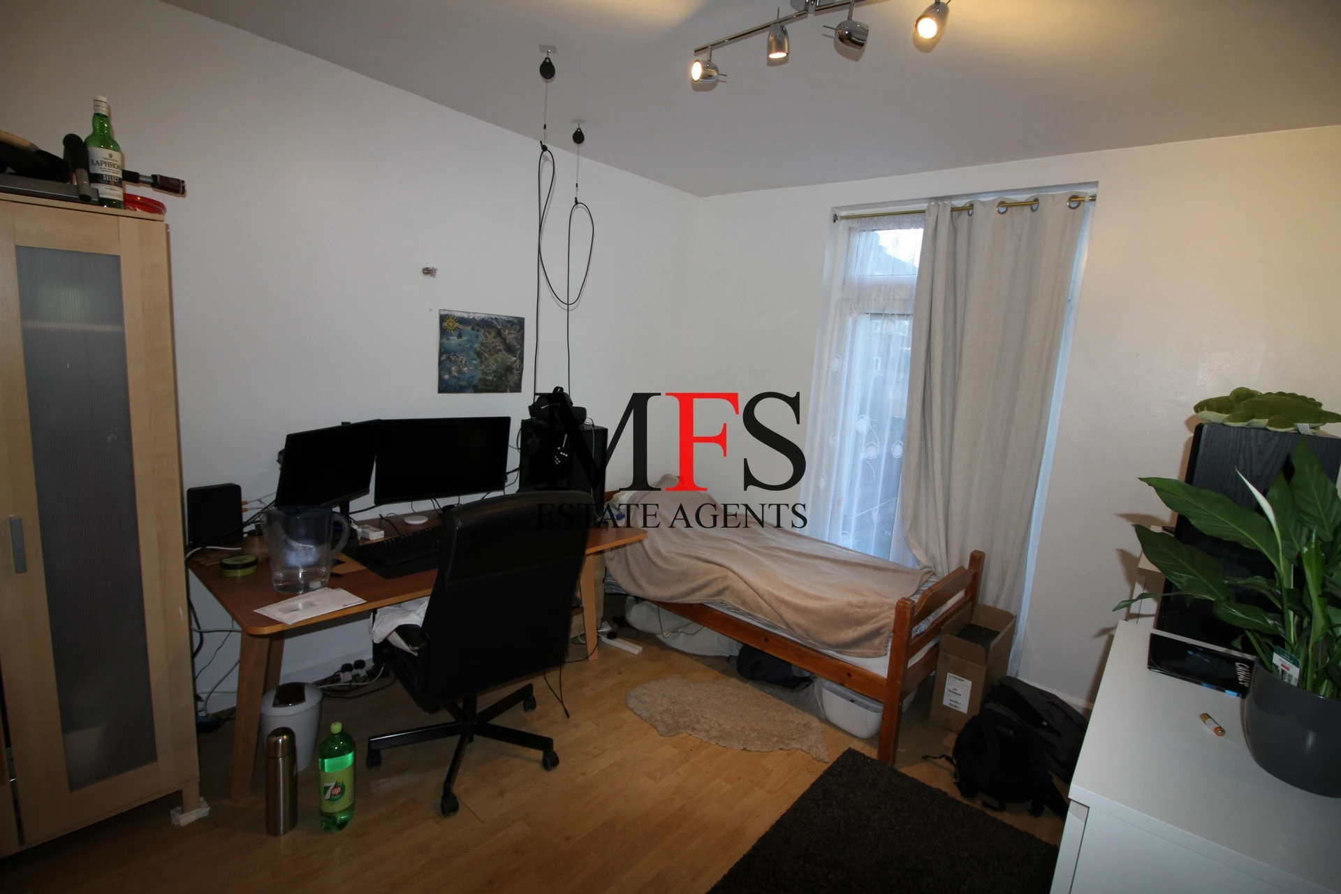 Photo 12