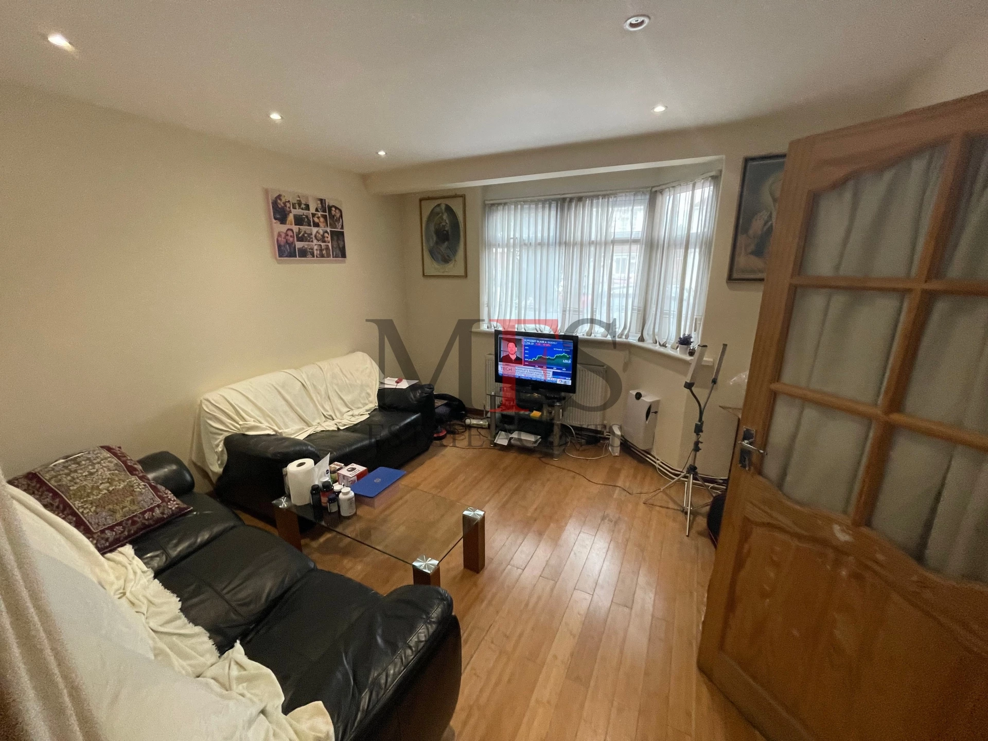 Waye Avenue Heston TW5
