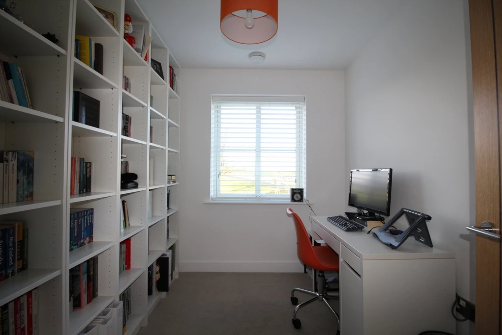 Bedroom/Study