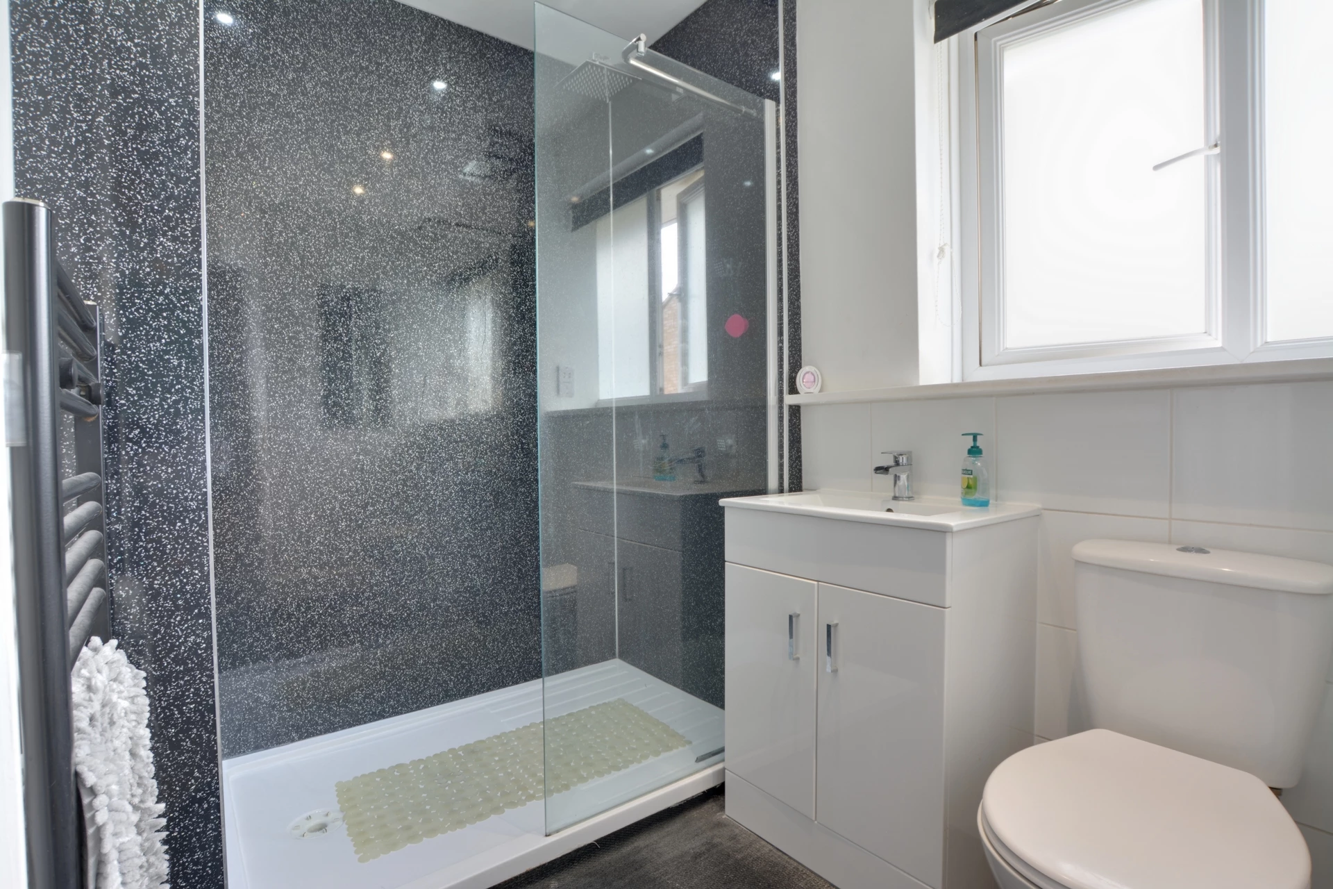 En-Suite Shower