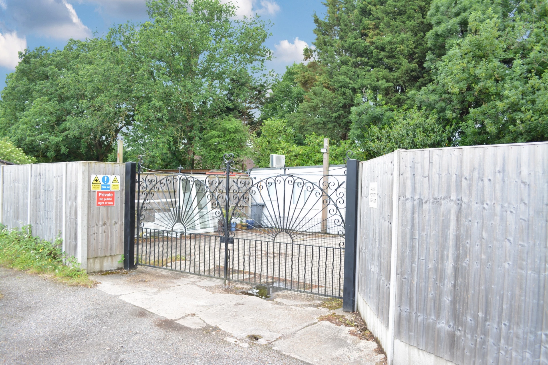 Private Access Yard