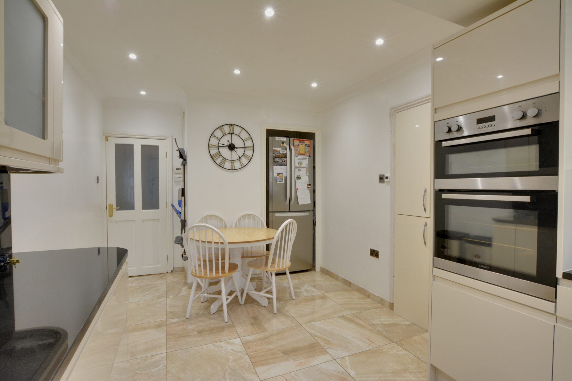 Kitchen/Breakfast Rm