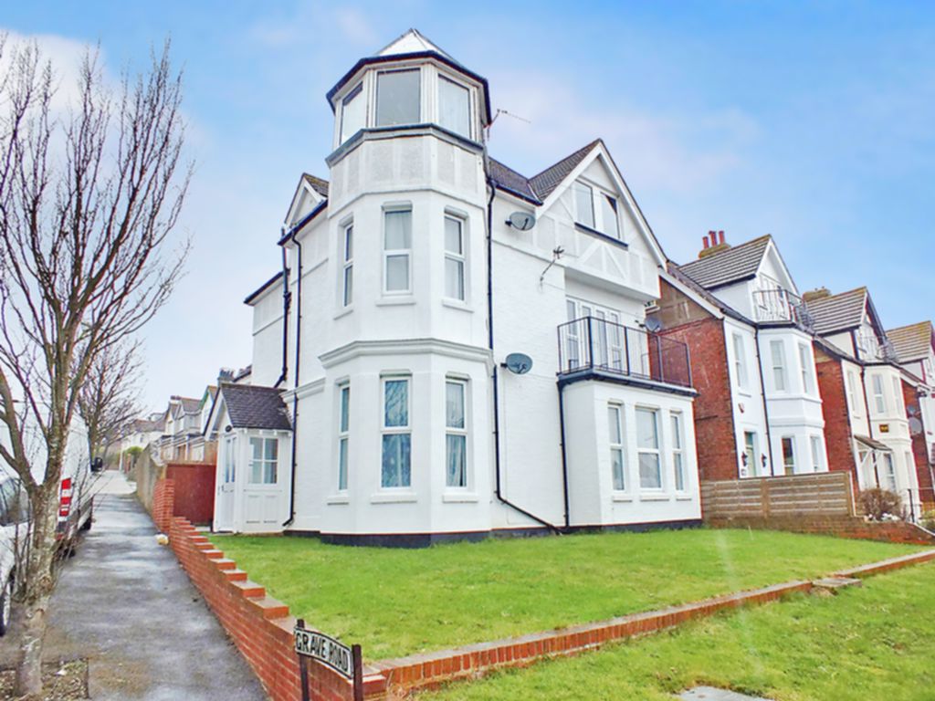 Property For Sale Wear Bay Crescent, Folkestone, CT19 3 Bedroom