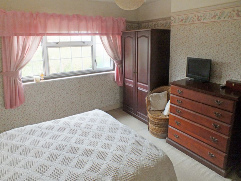 Property For Sale Shorncliffe Crescent, Folkestone, CT20 3 Bedroom