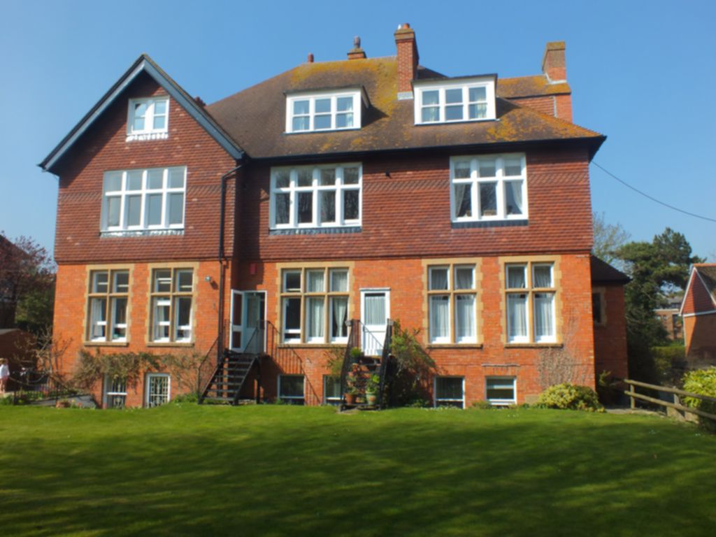 Property For Sale Sandgate Road, Folkestone, CT20 2 Bedroom Apartment through Motis Estates