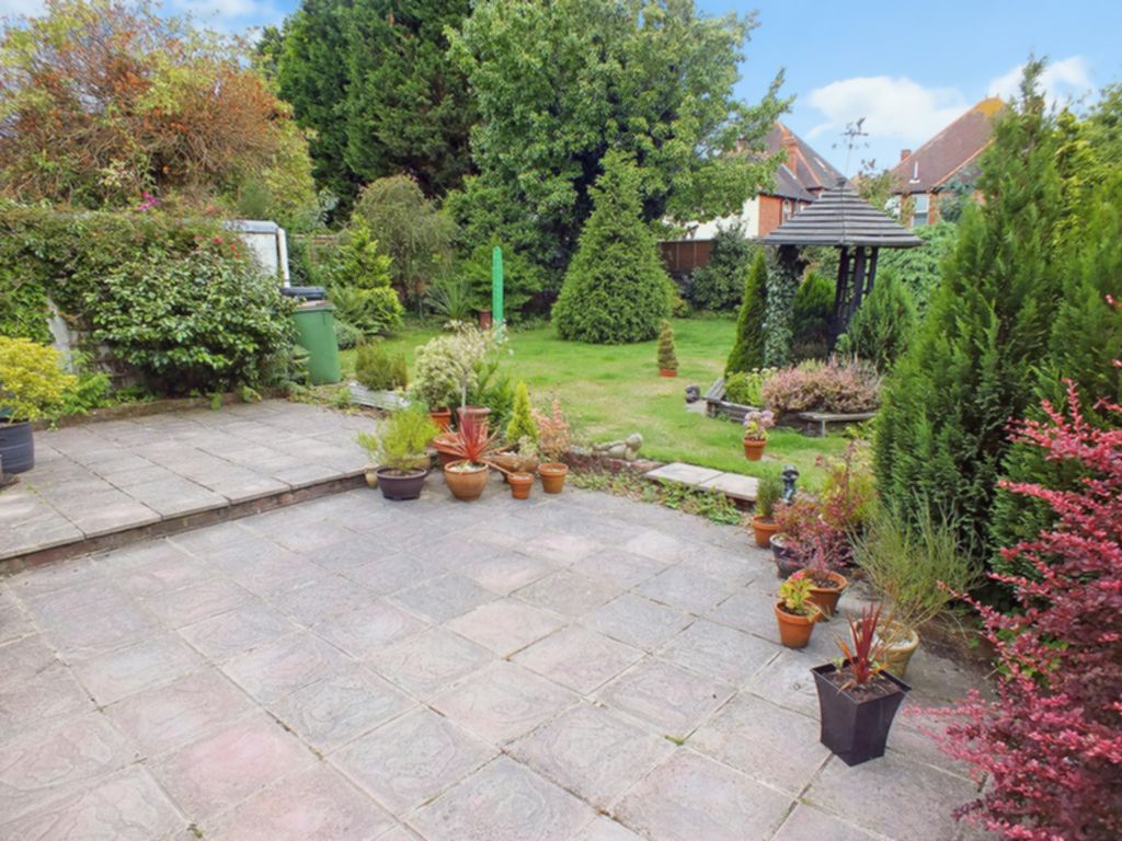 Property For Sale Radnor Park West, Folkestone, CT19 3 Bedroom