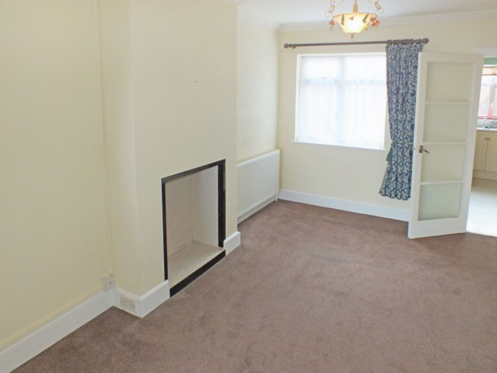 Property For Sale Burrow Road, Folkestone, CT19 2 Bedroom End Of