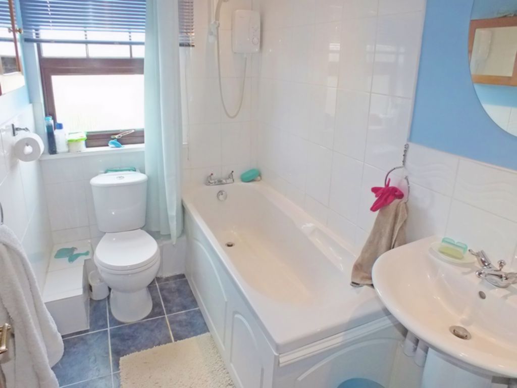 Property For Sale New Dover Road, Capel Le Ferne, CT18 4 Bedroom