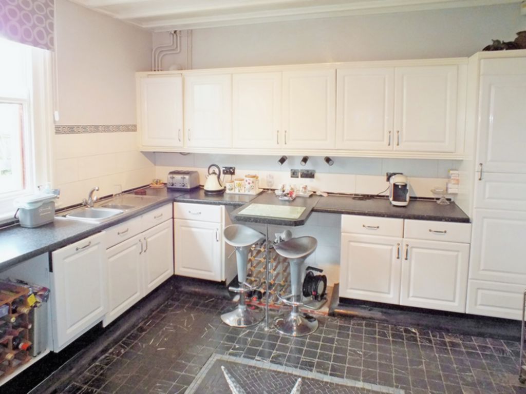 Property For Sale New Dover Road, Capel Le Ferne, CT18 4 Bedroom