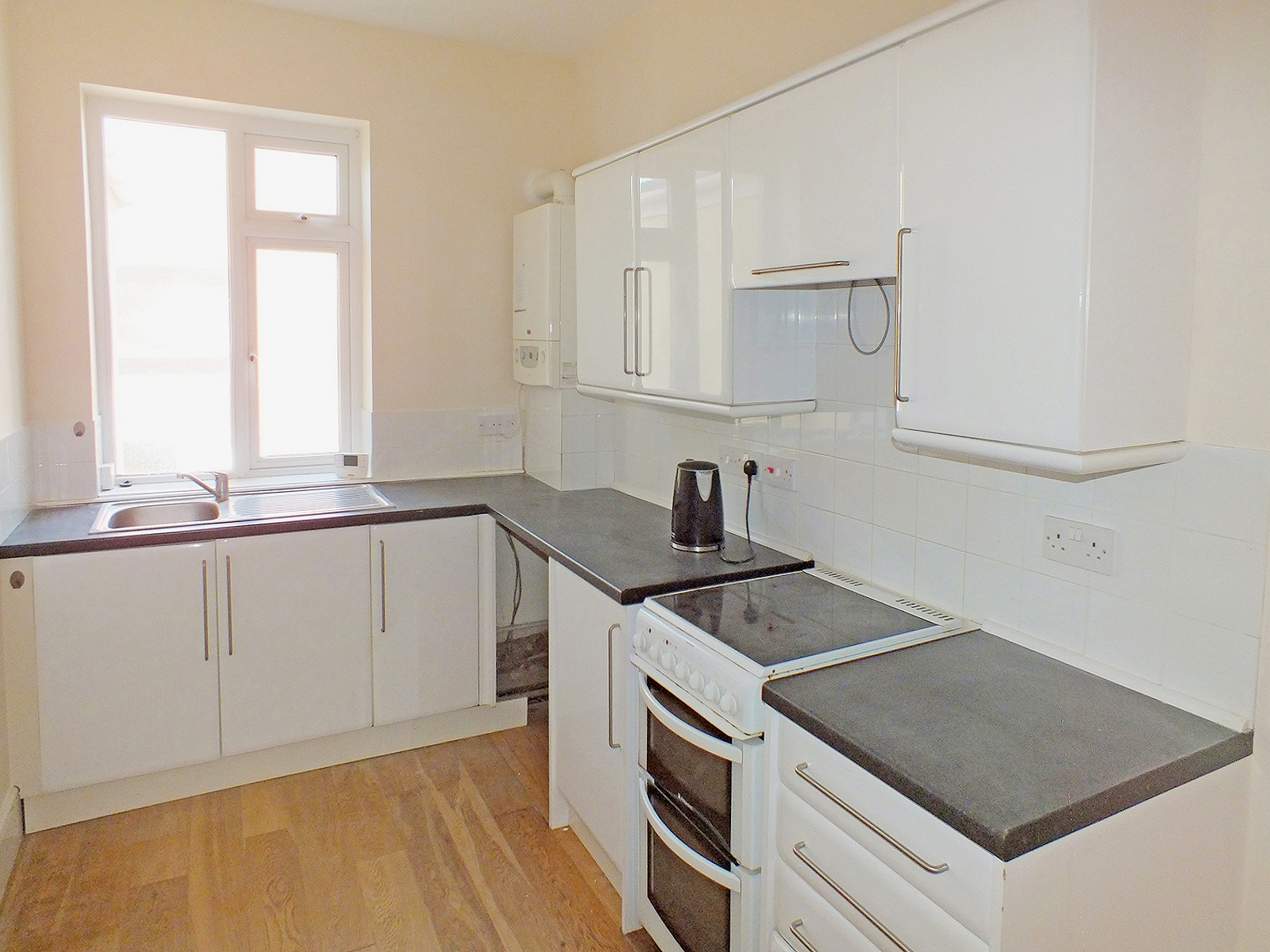 Property For Sale Cheriton High Street, Folkestone, CT19 3 Bedroom