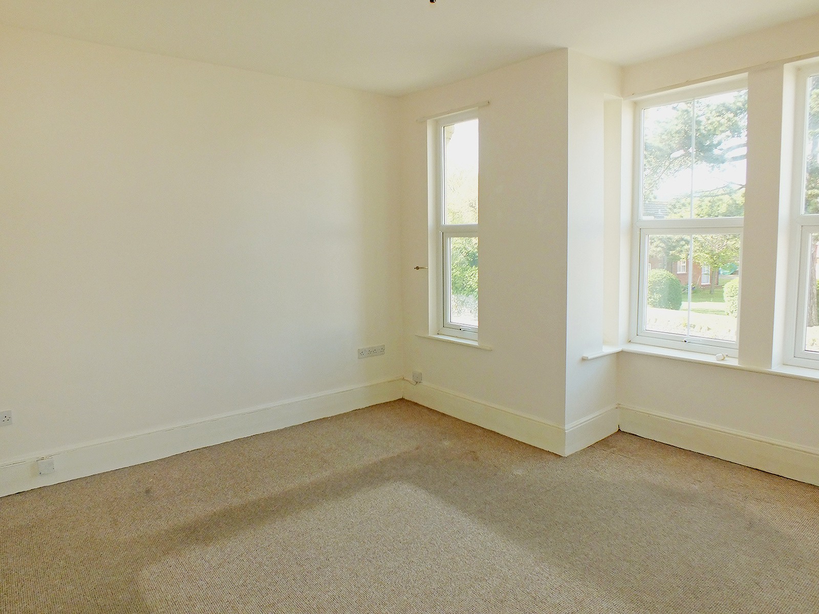 Property For Sale Cheriton High Street, Folkestone, CT19 3 Bedroom