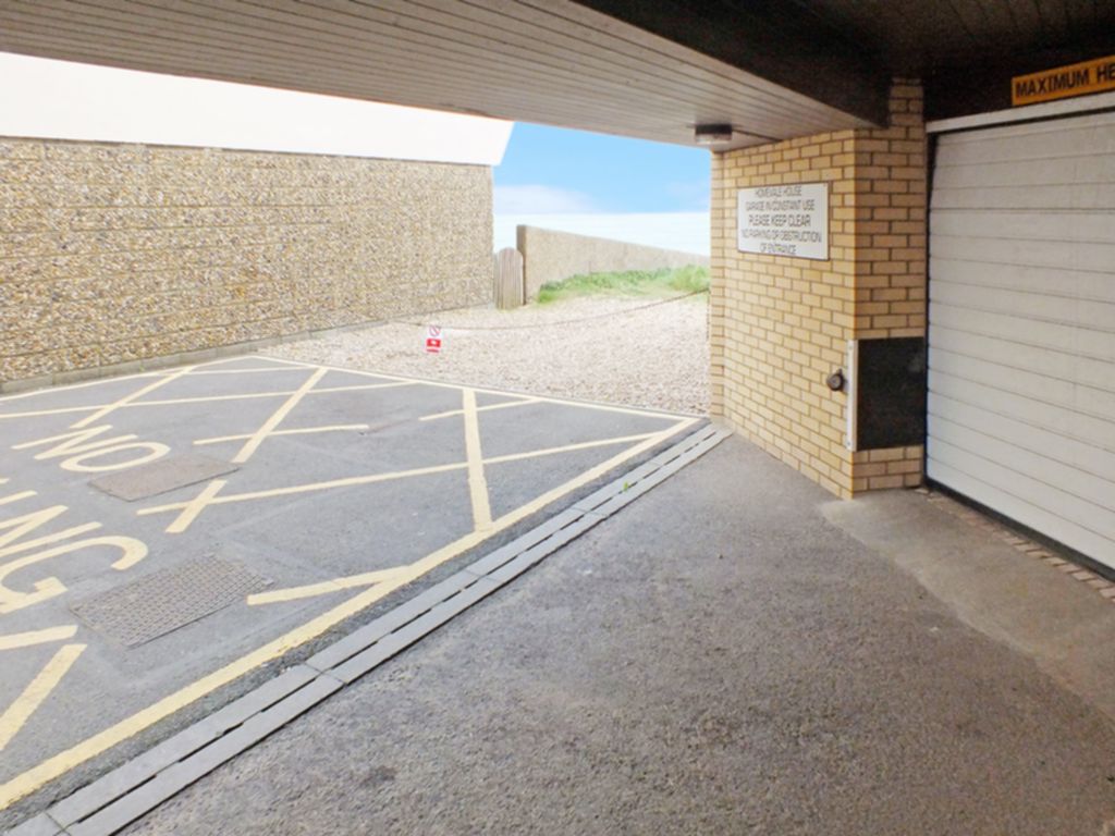 Property For Sale Sandgate High Street, Sandgate, CT20 2 Bedroom Flat through Motis Estates