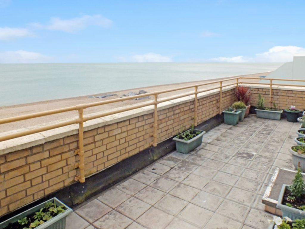 Property For Sale Sandgate High Street, Sandgate, CT20 2 Bedroom Flat through Motis Estates