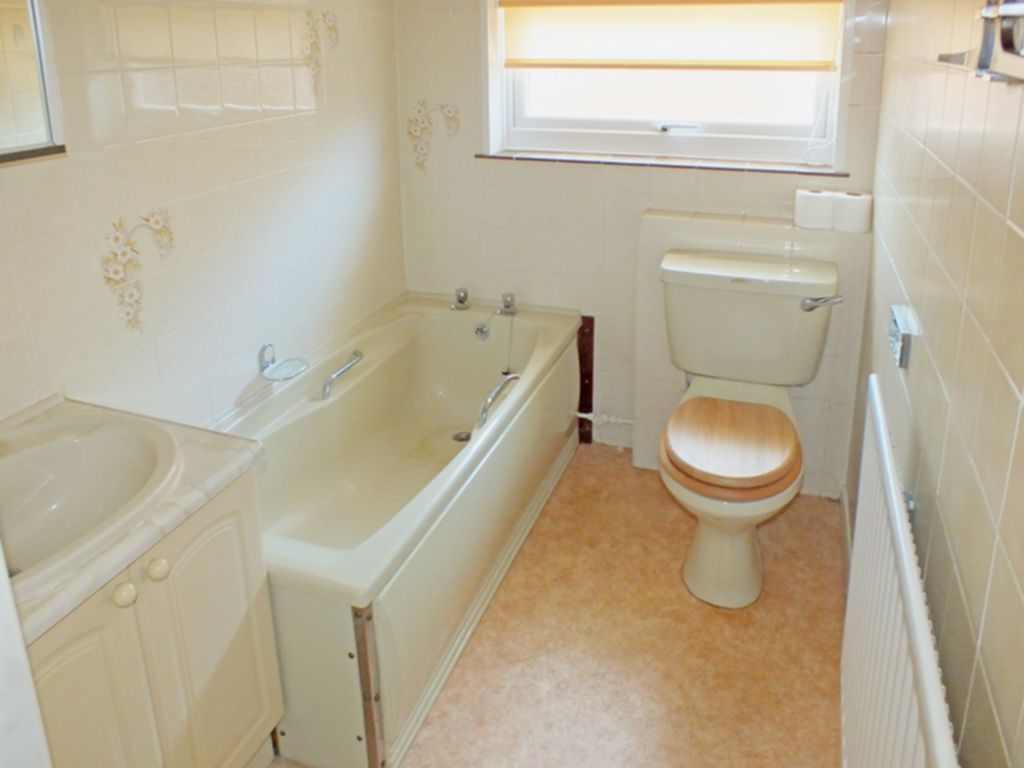 Property For Sale Wear Bay Road, Folkestone, CT19 2 Bedroom Bungalow