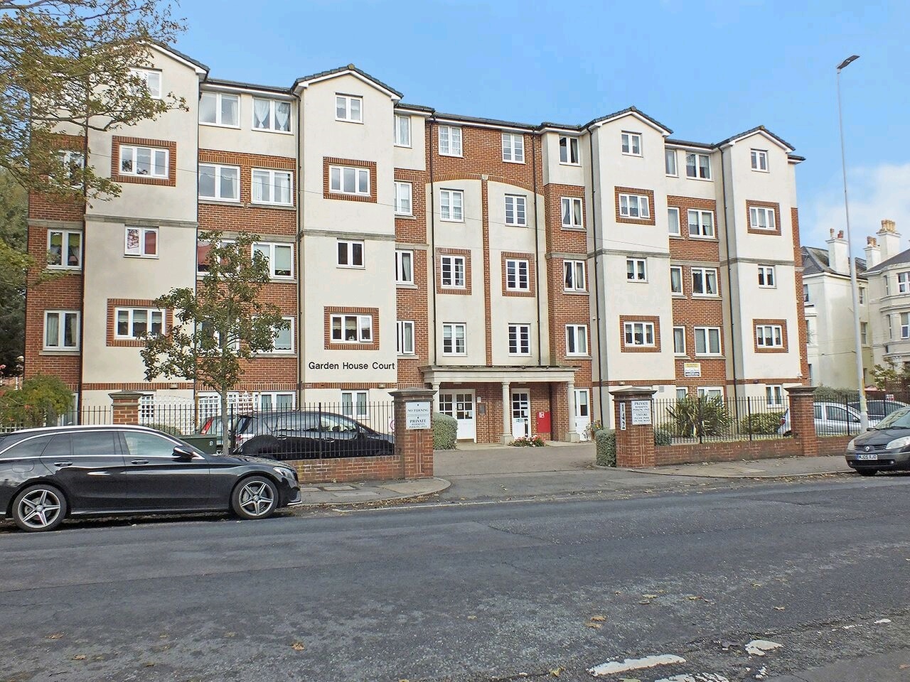 Property For Sale Sandgate Road, Folkestone, CT20 2 Bedroom Flat