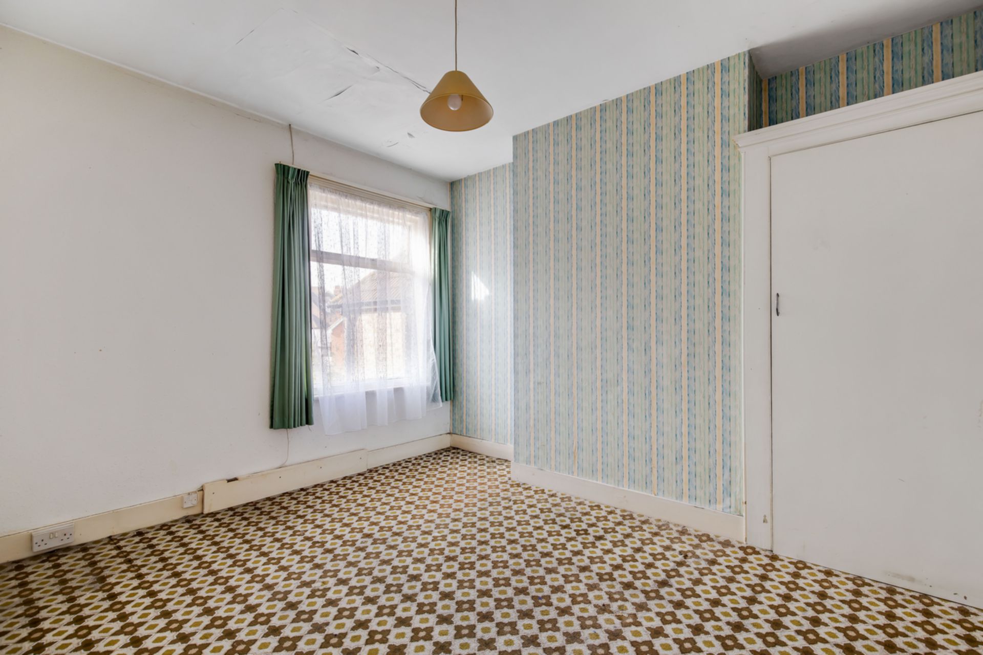 Property For Sale Road, Folkestone, CT19 4 Bedroom House