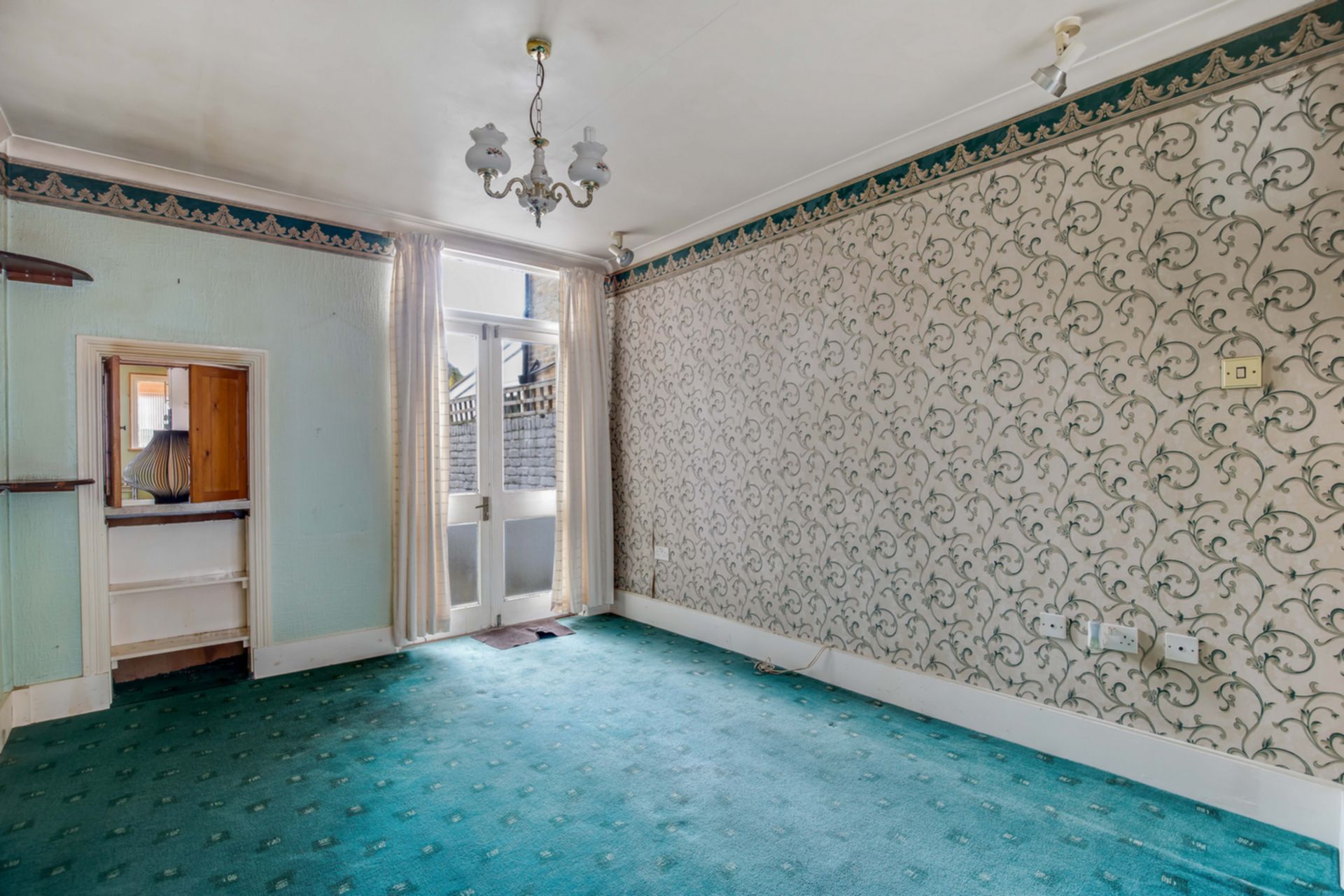 Property For Sale Road, Folkestone, CT19 4 Bedroom House through Motis Estates