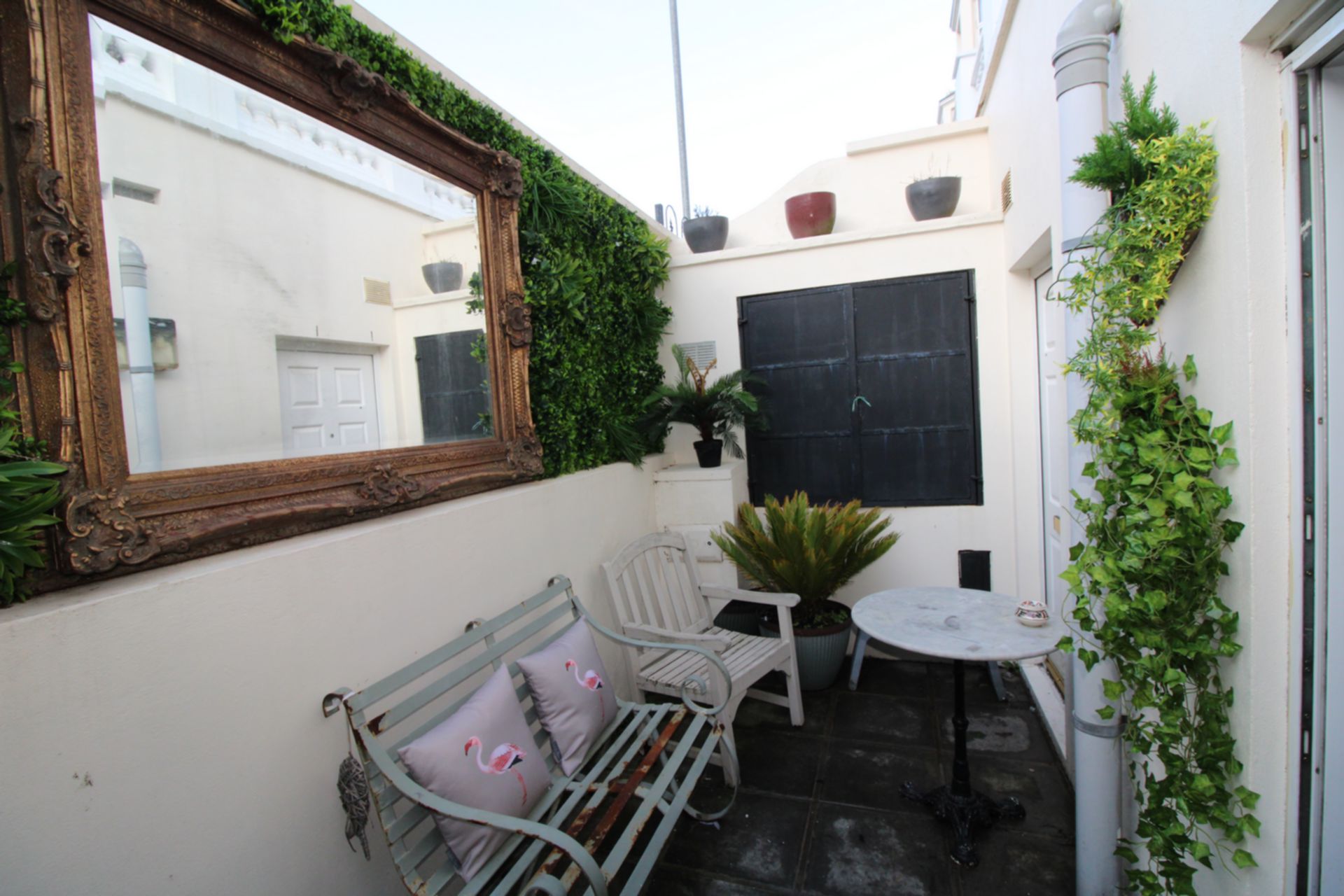 property-for-sale-langhorne-gardens-folkestone-ct20-2-bedroom-flat