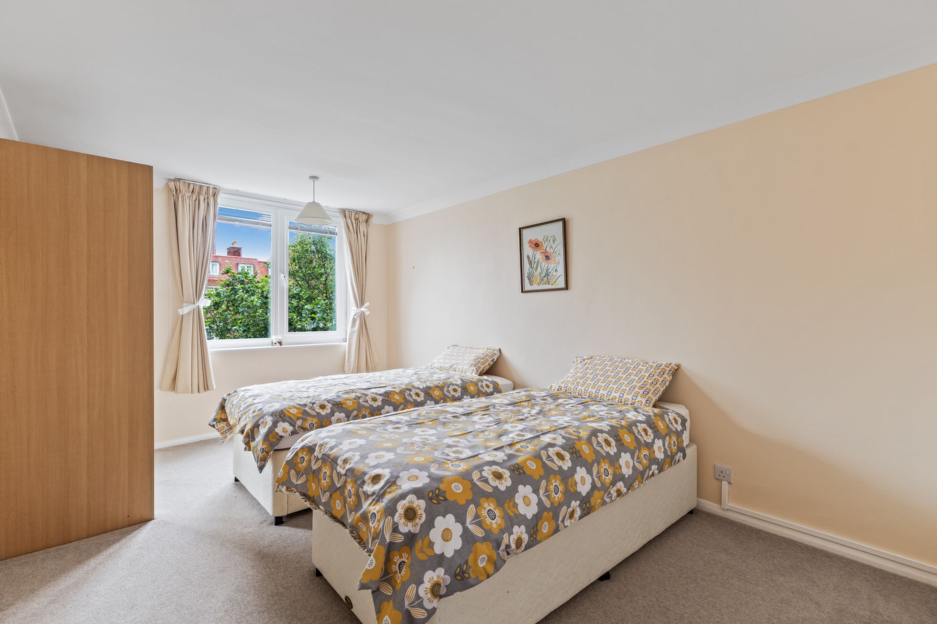 Property For Sale Earls Avenue, Folkestone, CT20 2 Bedroom Purpose