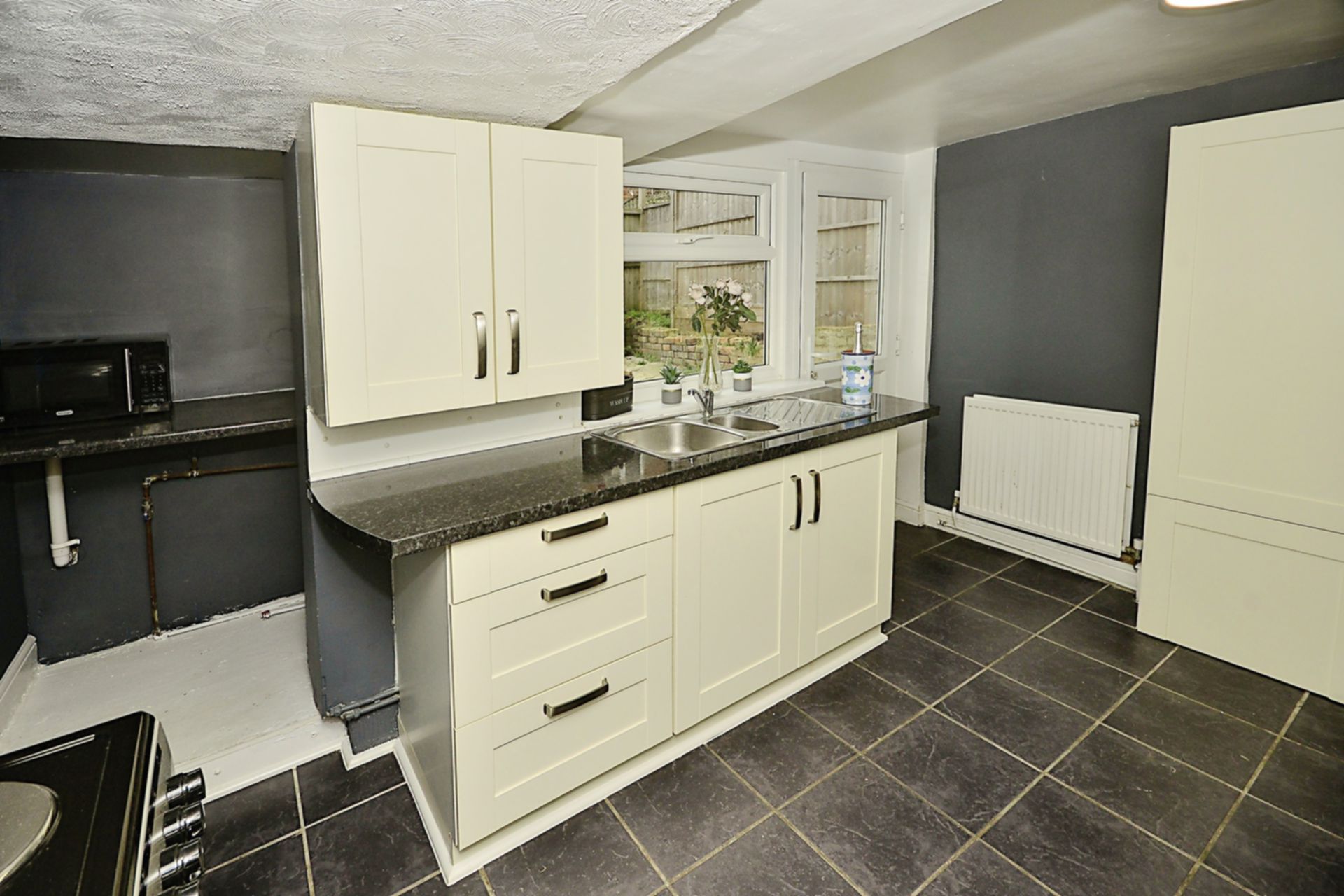 Property For Sale Black Bull Road, Folkestone, CT19 3 Bedroom