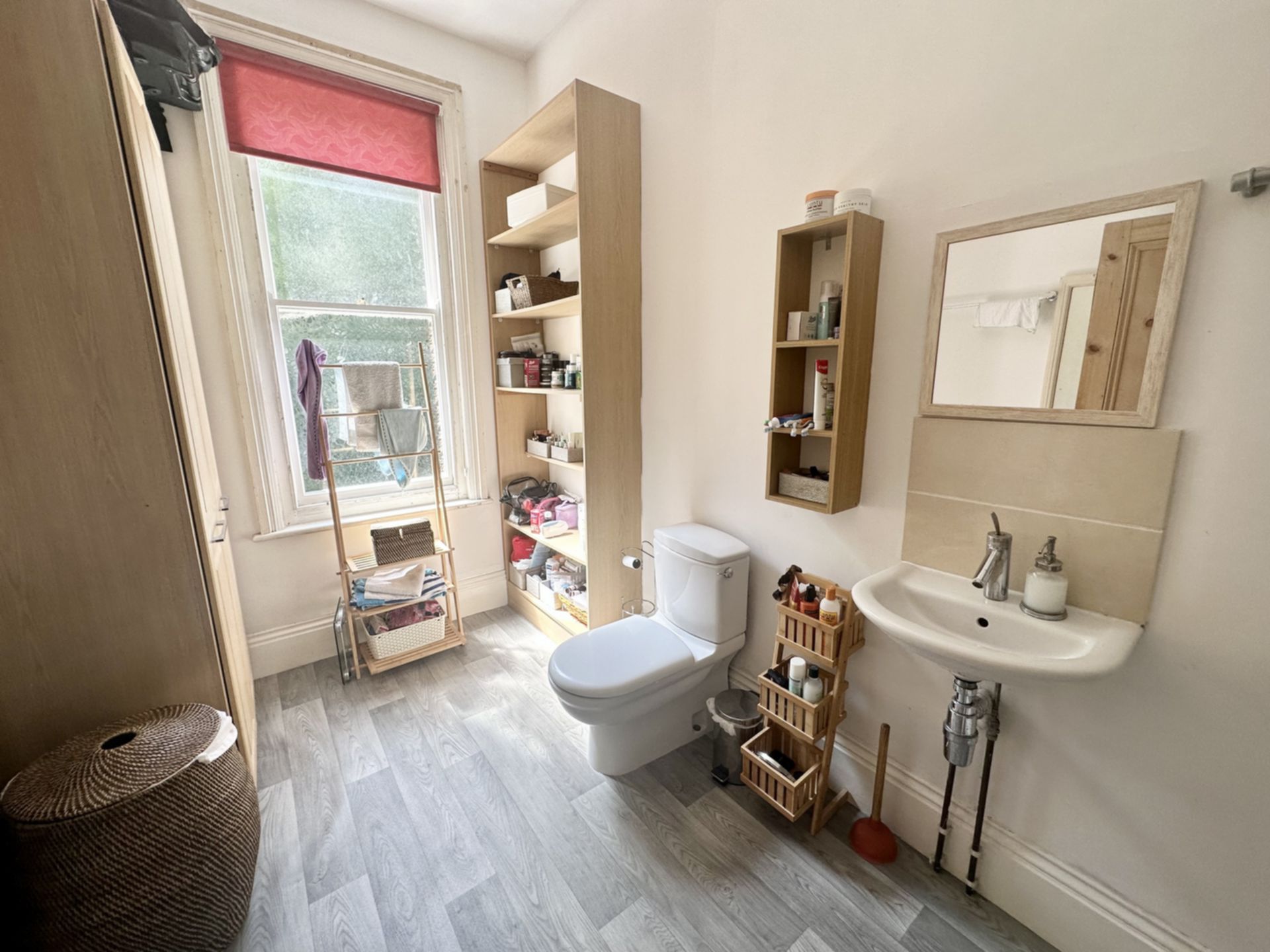 Property To Rent Broadmead Road, Folkestone, CT19 6 Bedroom House through Motis Estates