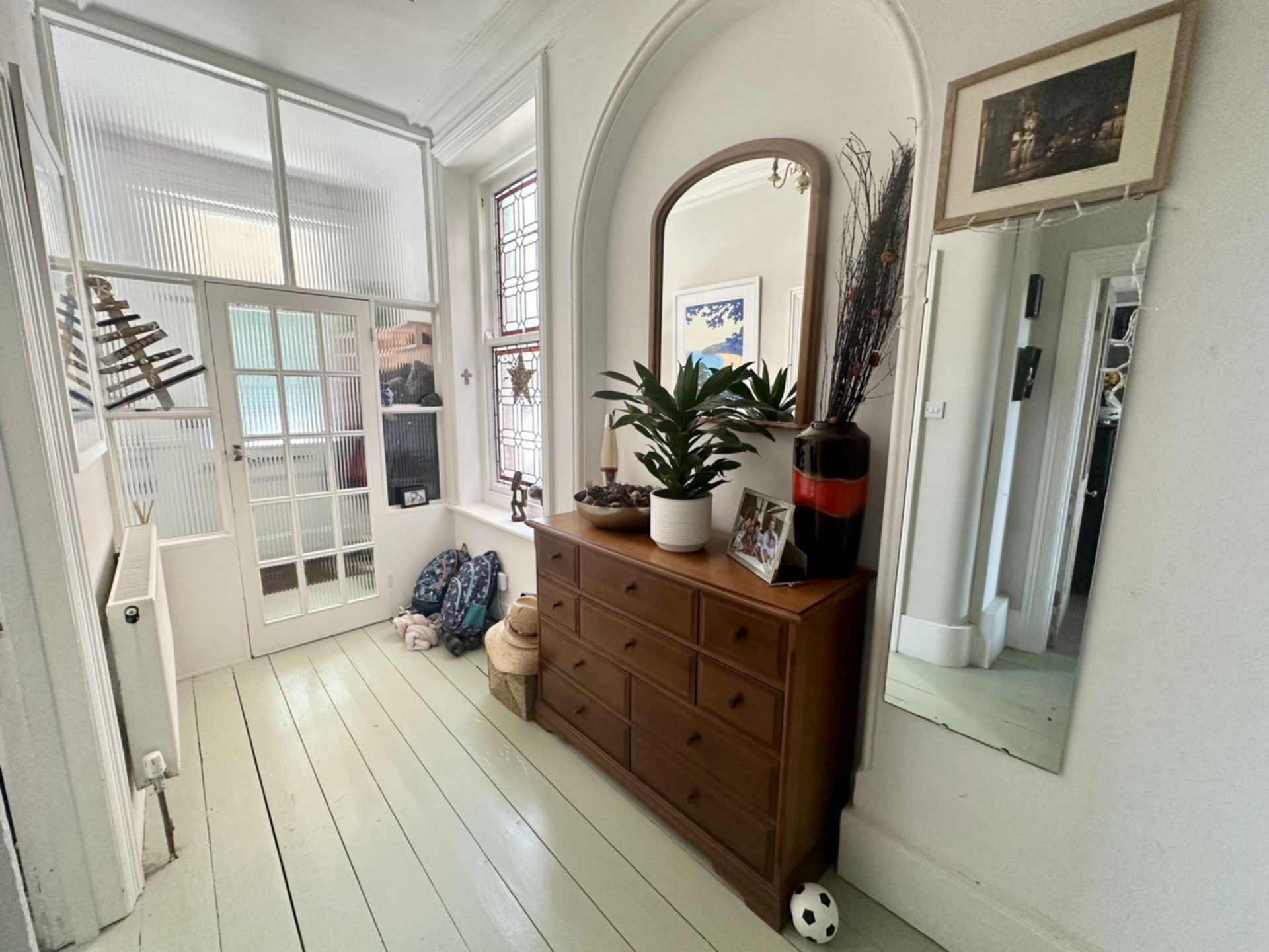 Property To Rent Broadmead Road, Folkestone, CT19 6 Bedroom House through Motis Estates