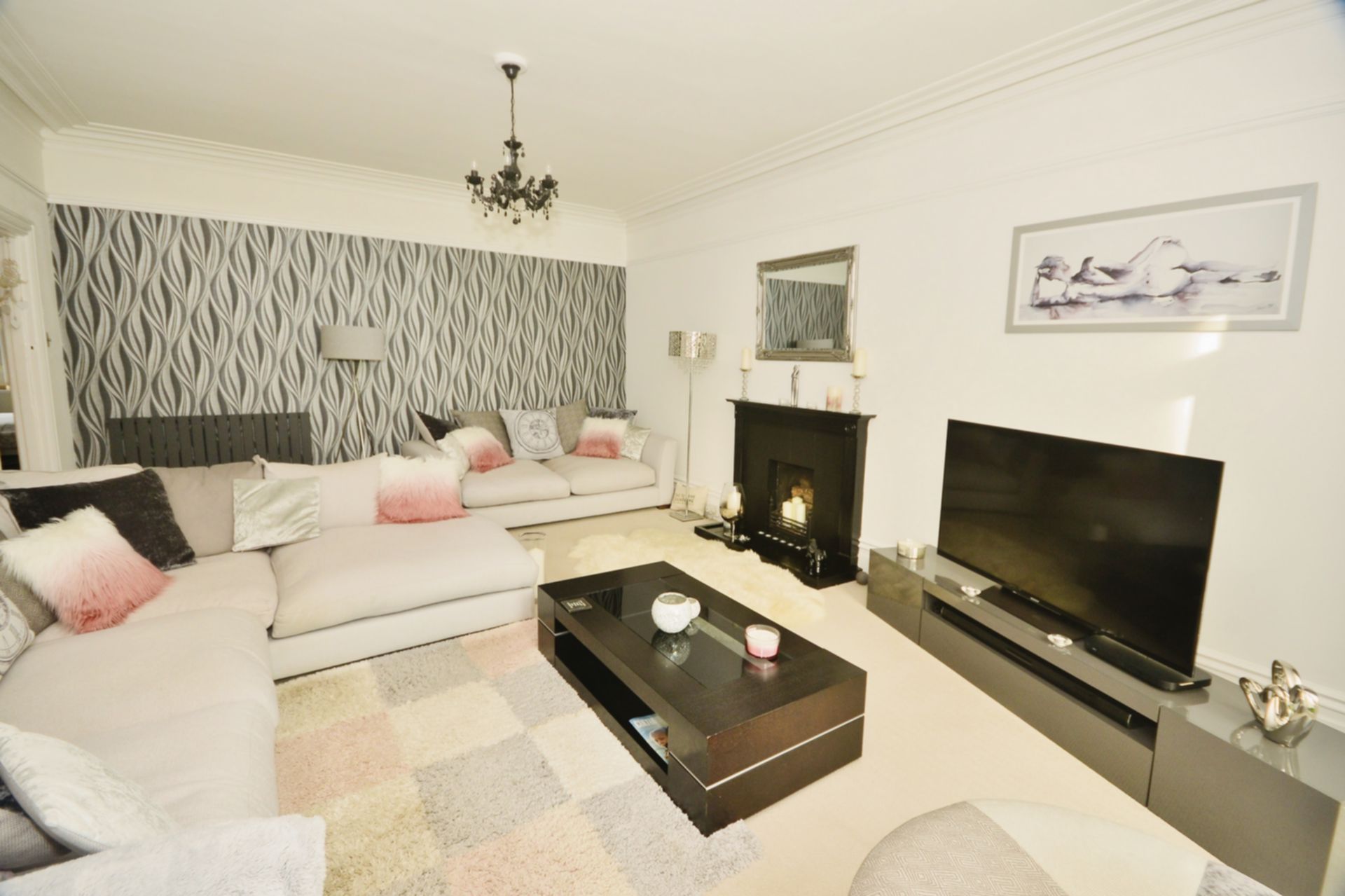 Property For Sale Julian Road, Folkestone, CT19 2 Bedroom Apartment