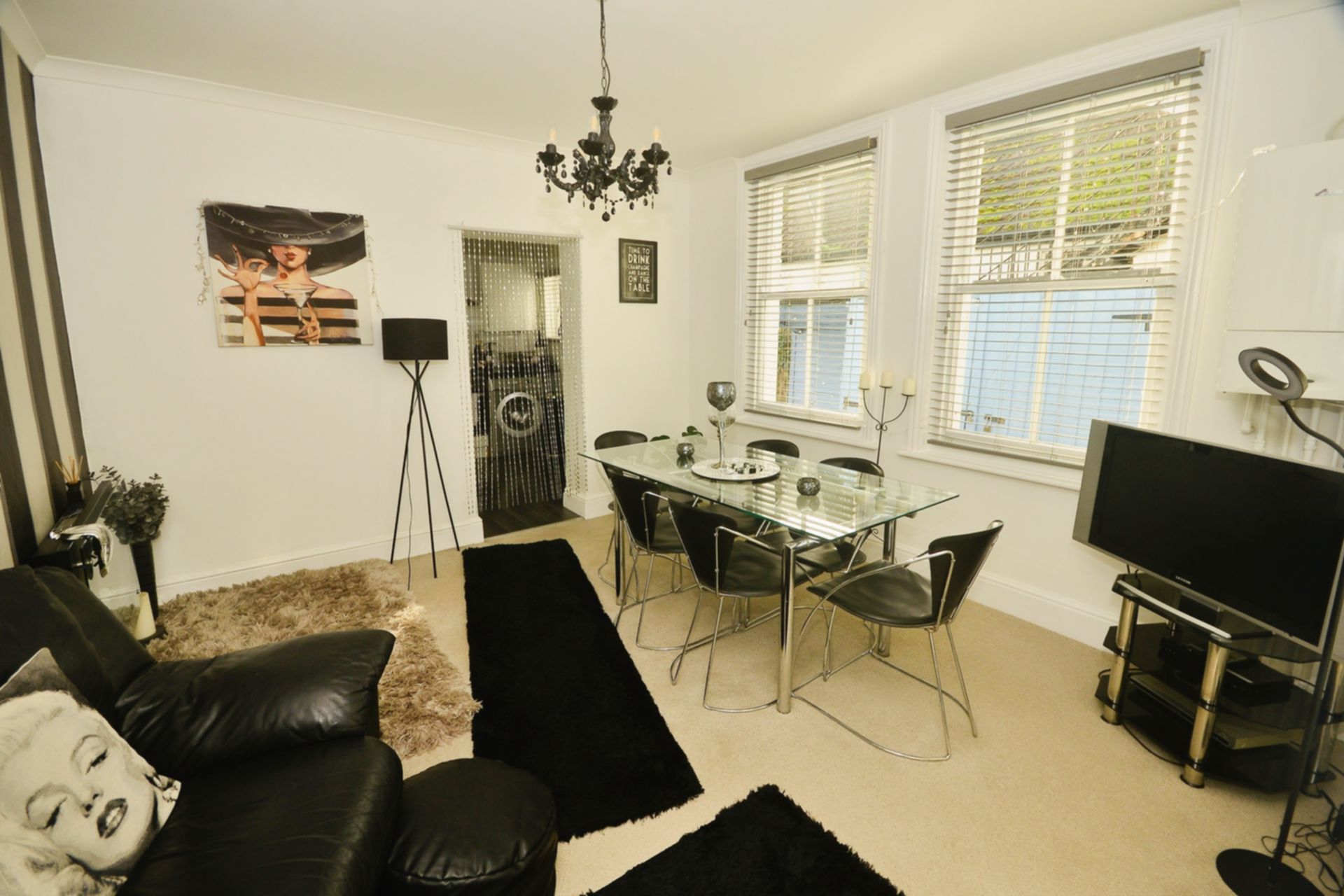 Property For Sale Julian Road, Folkestone, CT19 2 Bedroom Apartment