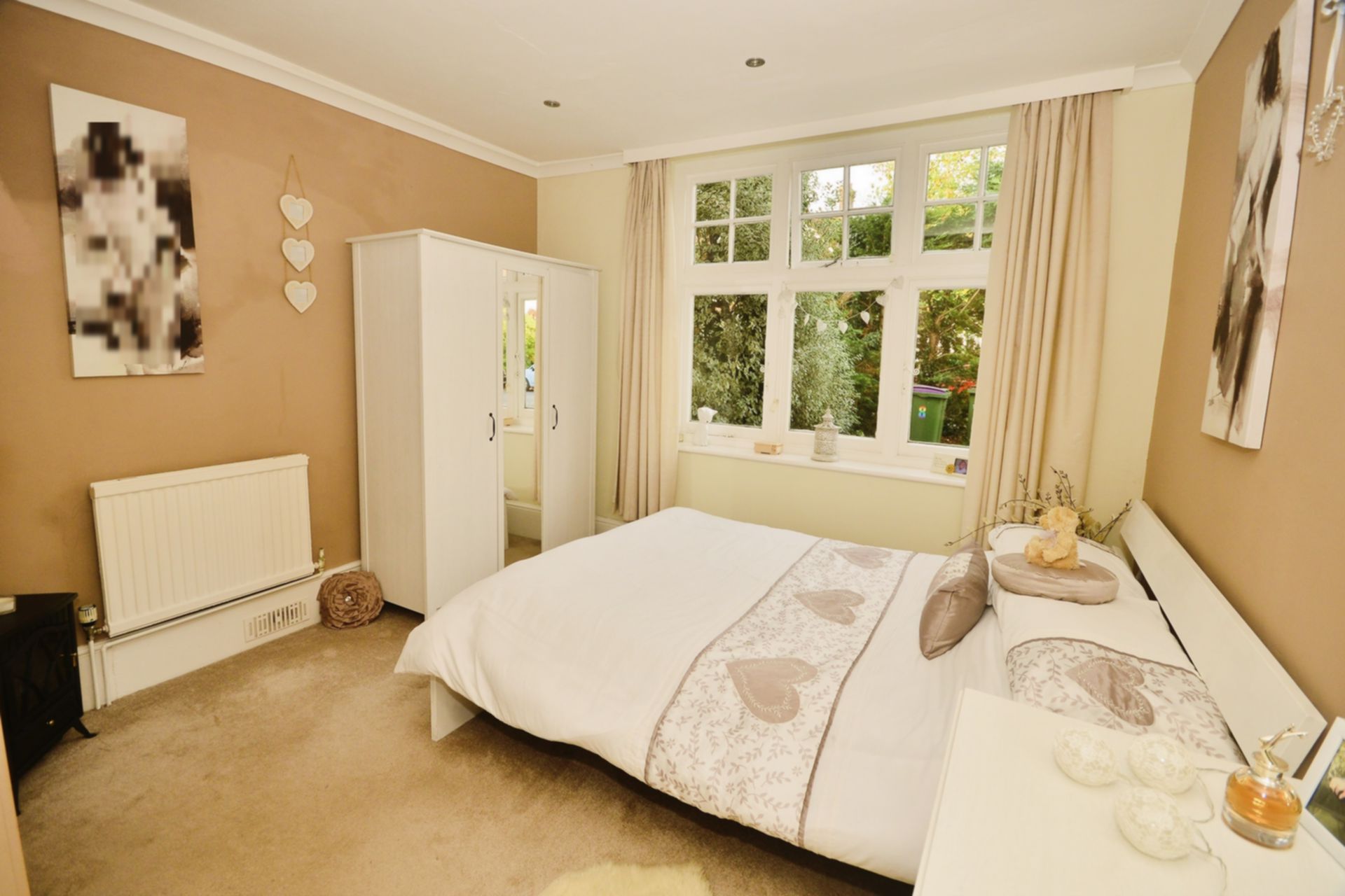 Property For Sale Julian Road, Folkestone, CT19 2 Bedroom Apartment