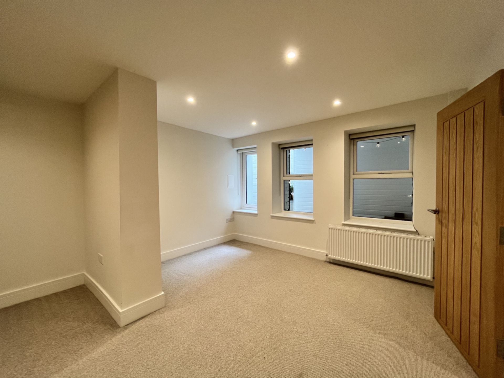 Property For Sale Sandgate High Street, Sandgate, CT20 2 Bedroom