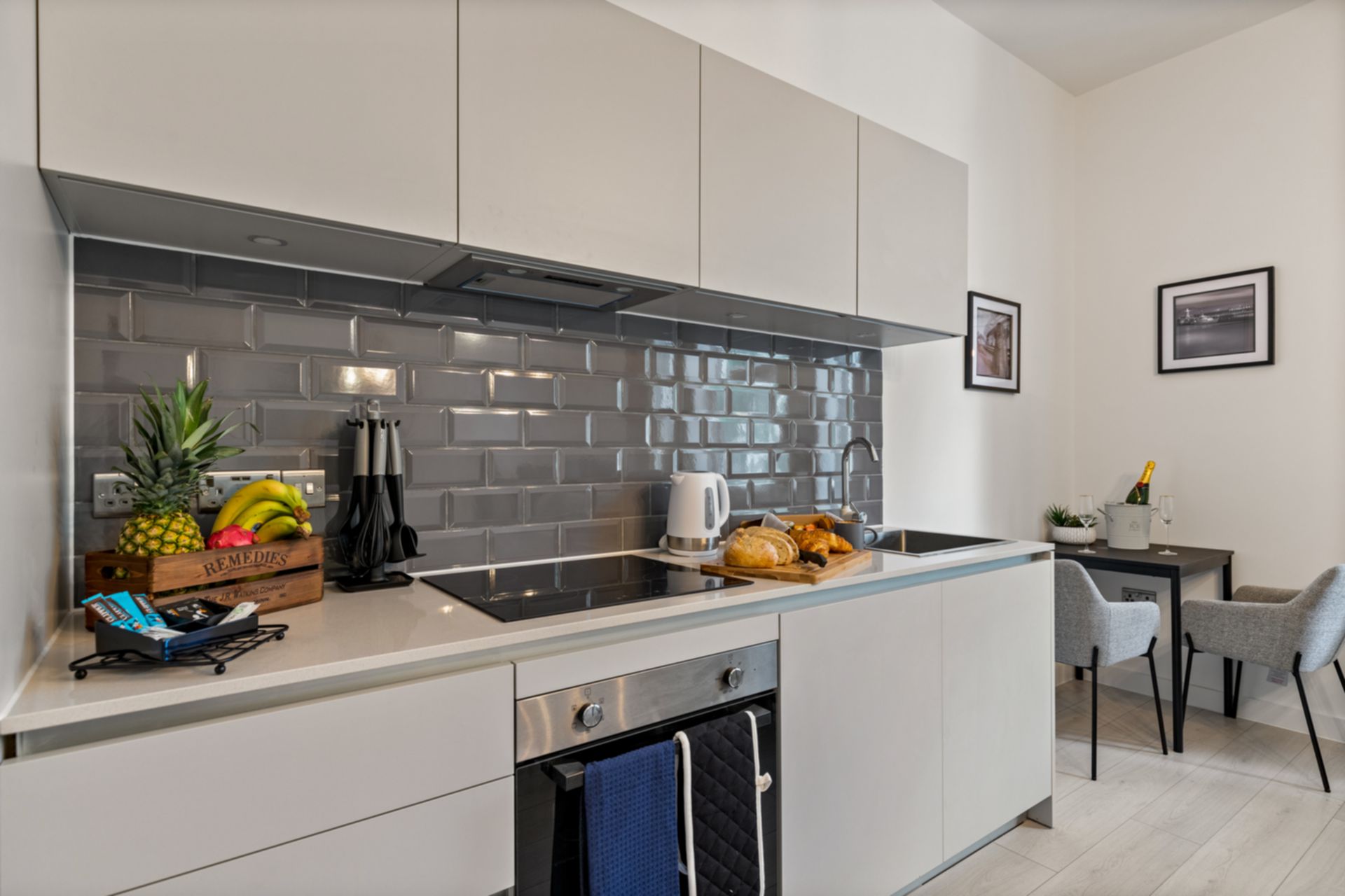 Short Let to rent Sandgate Road, Folkestone, CT20 1