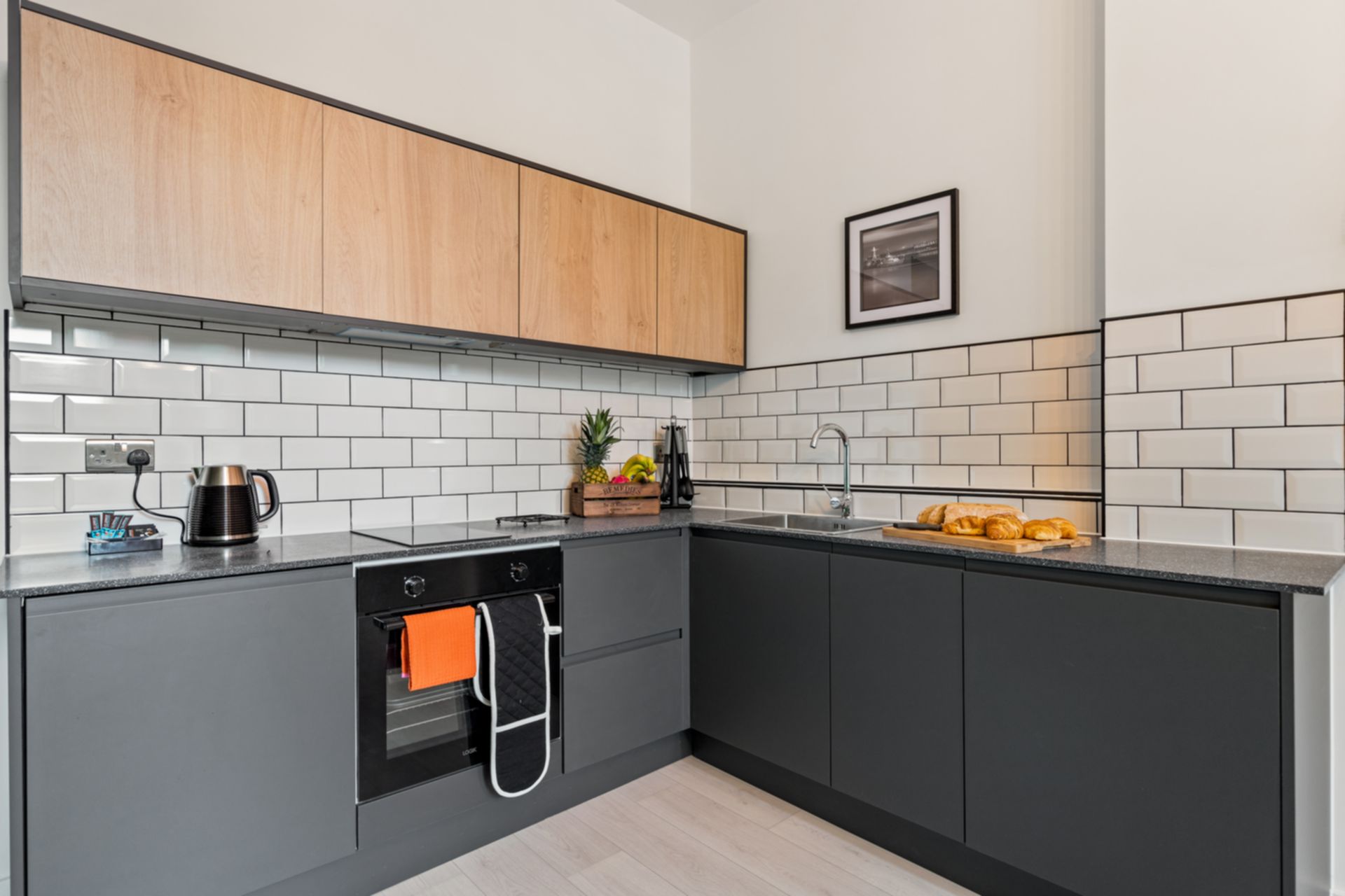 Short Let to rent Sandgate Road, Folkestone, CT20 1 Bedroom Apartment Holiday