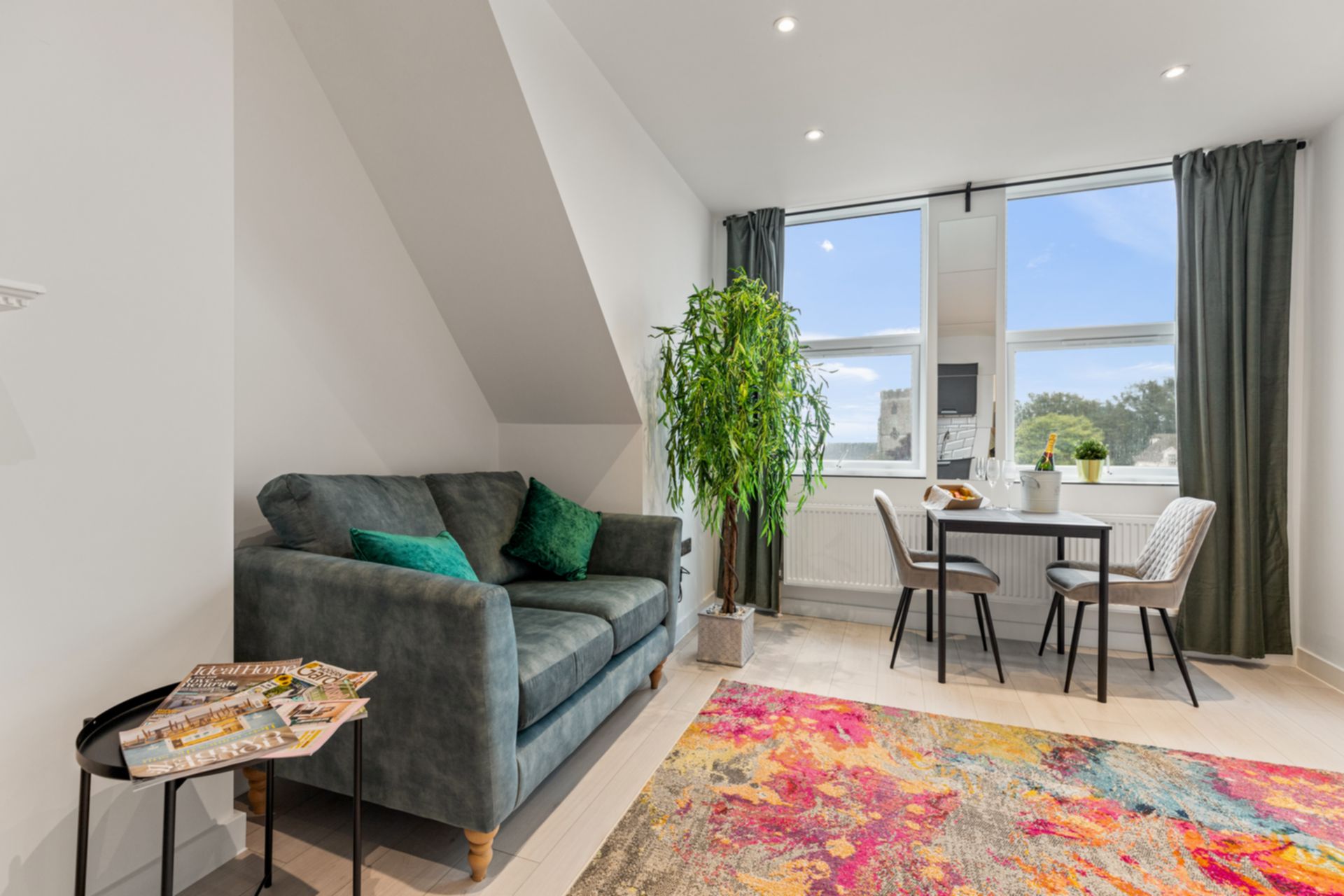 Short Let to rent Sandgate Road, Folkestone, CT20 1