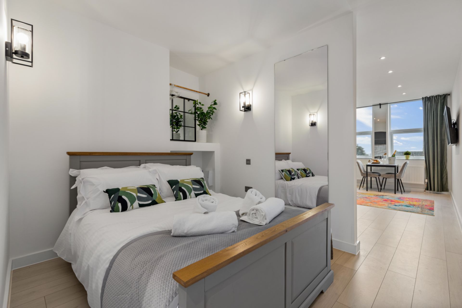 Short Let to rent Sandgate Road, Folkestone, CT20 1