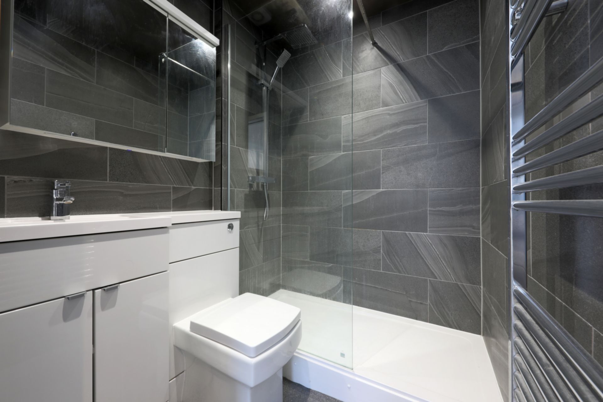 En suite Shower