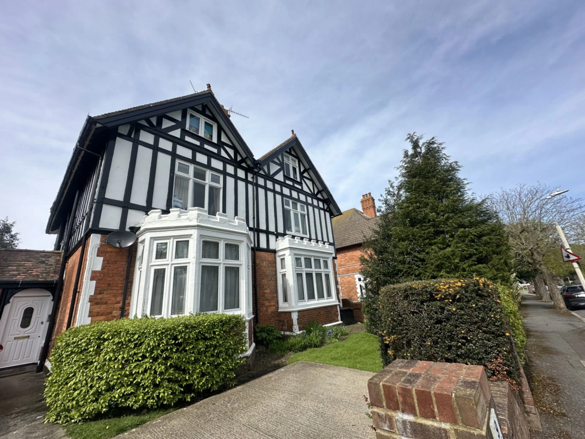Radnor Park West Folkestone CT19