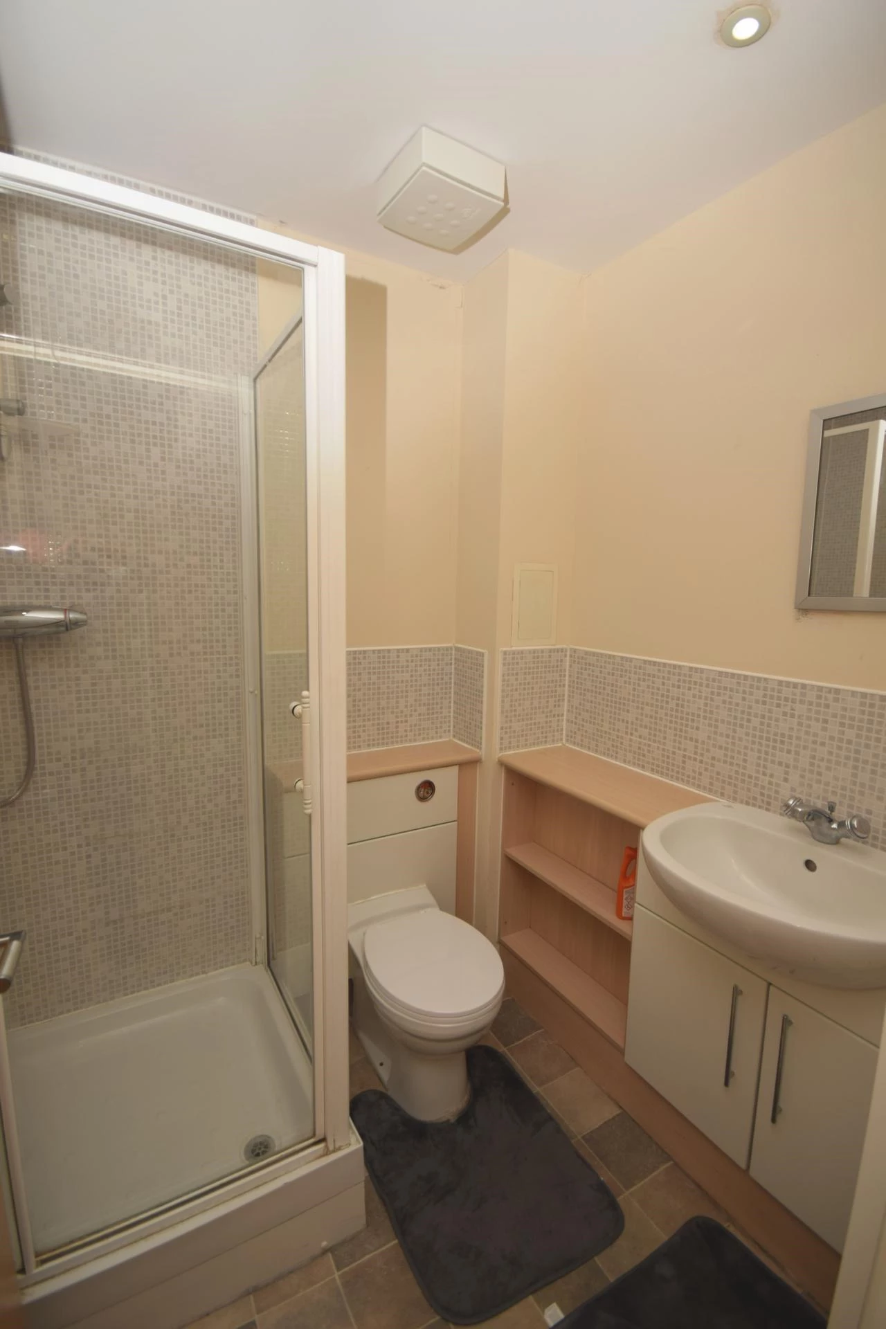 Master En Suite Bathroom