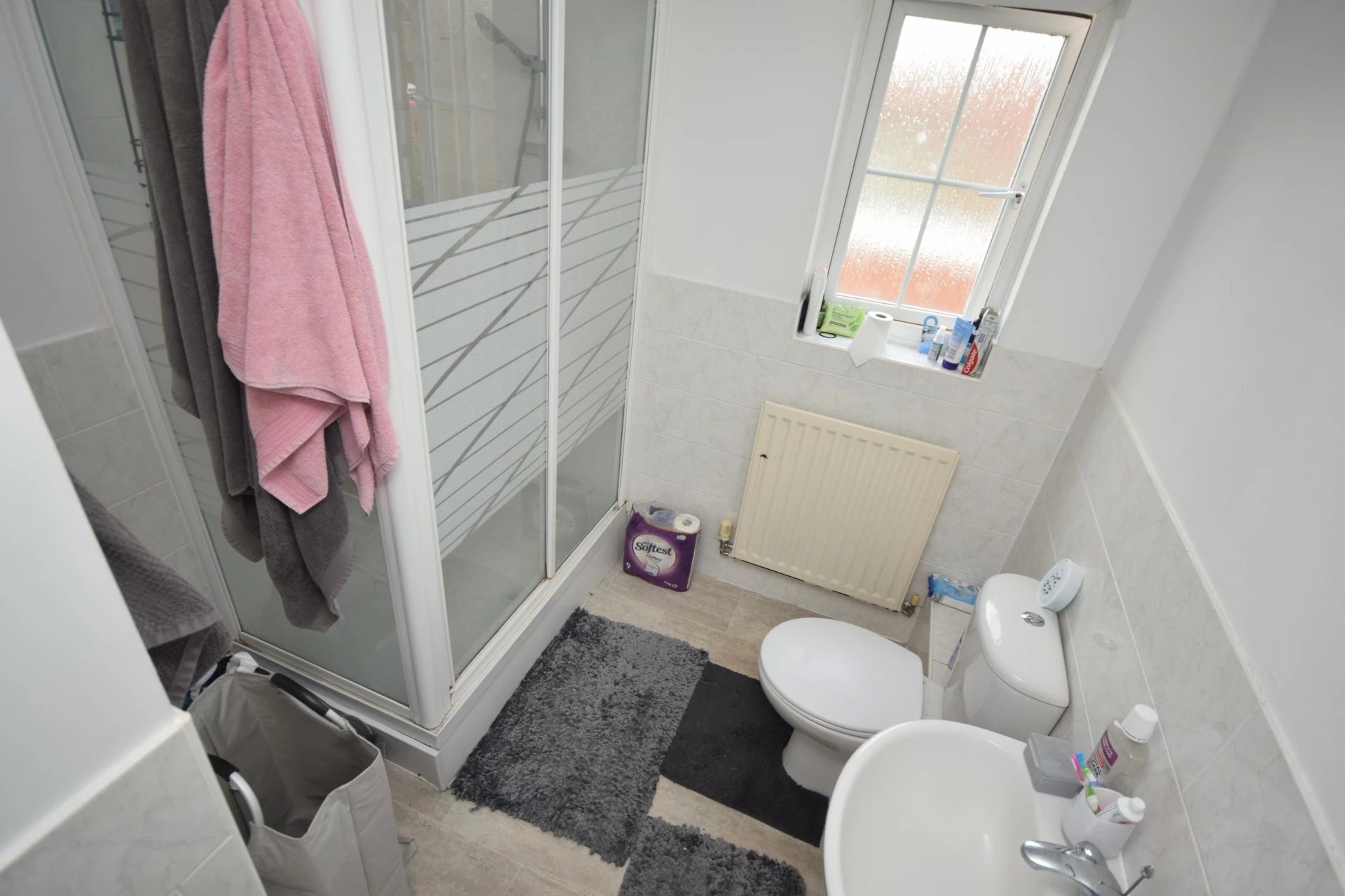 Room 4 En Suite Bathroom