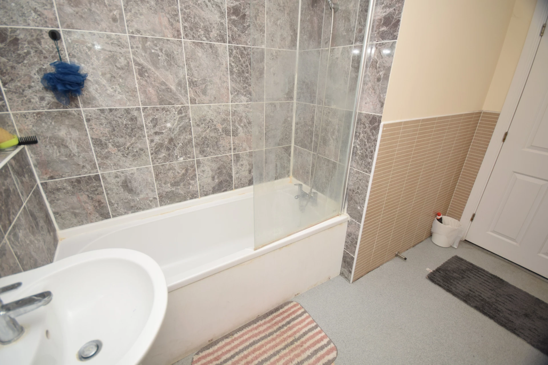 1st Floor Bathroom