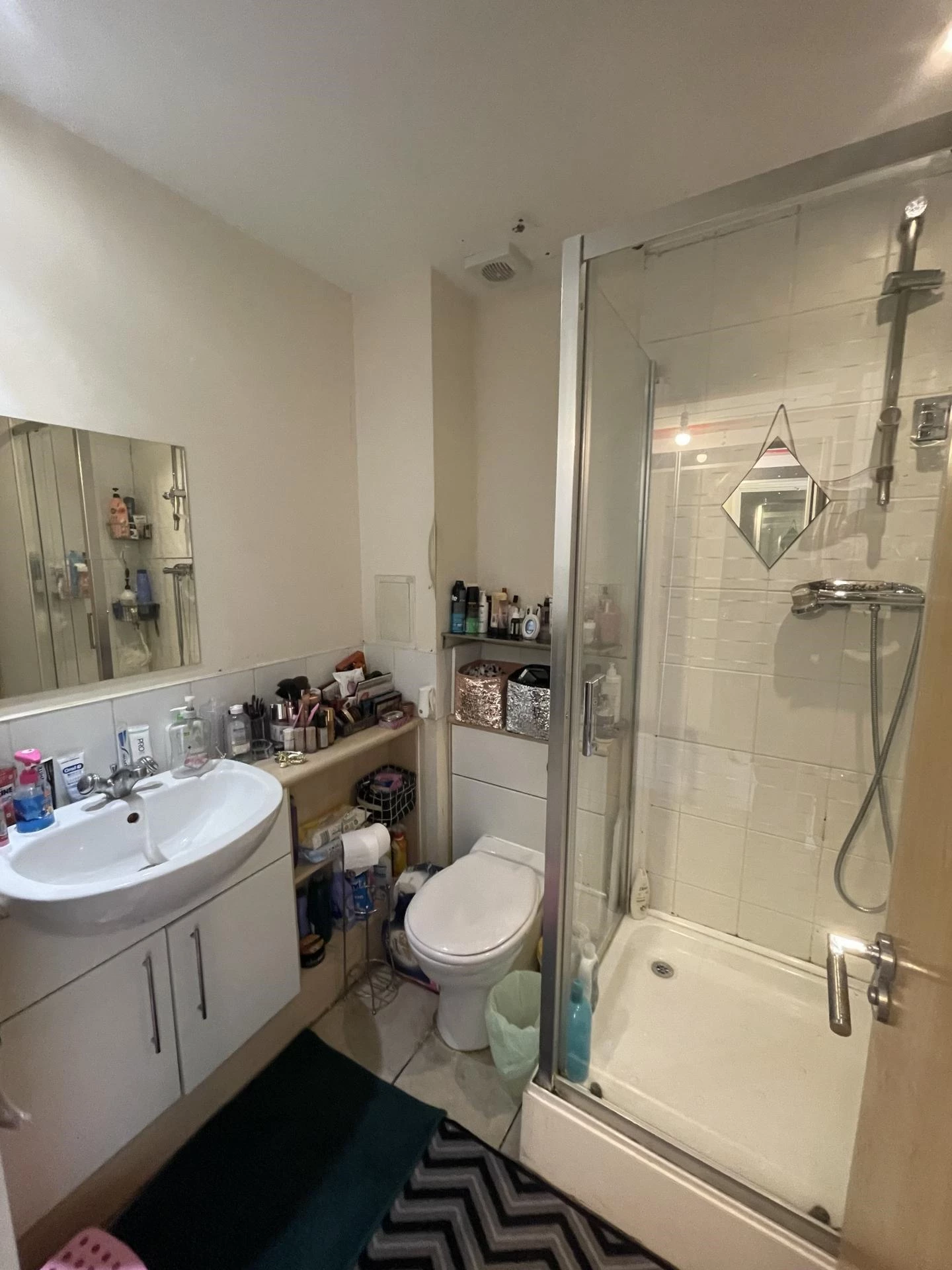 Master En Suite Bathroom