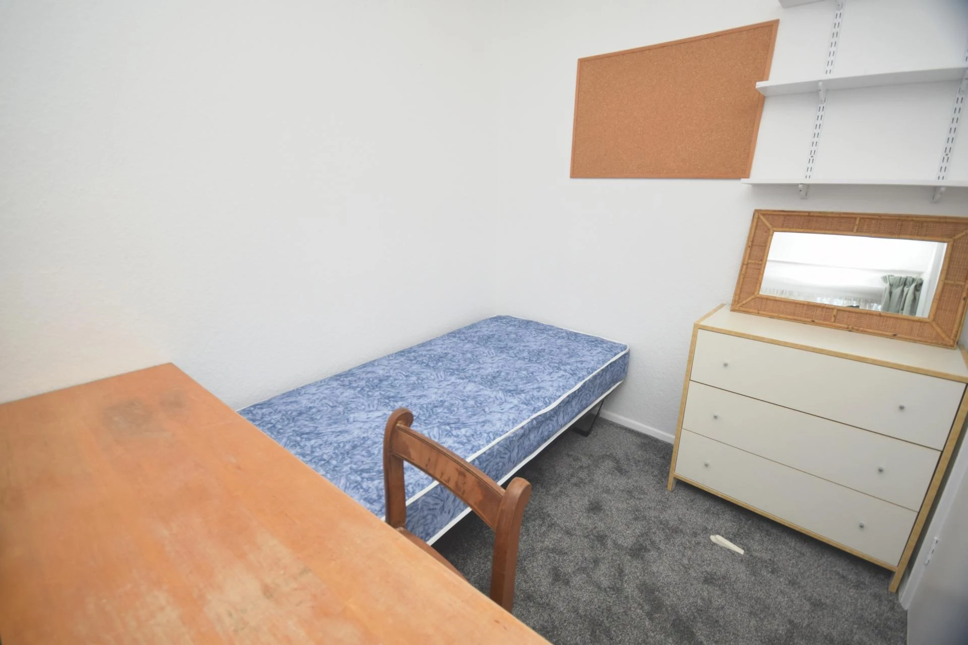 Upstairs Single Bedroom 4