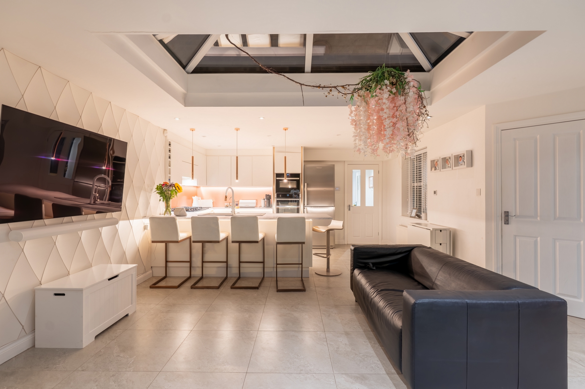 Kitchen/Entertainment