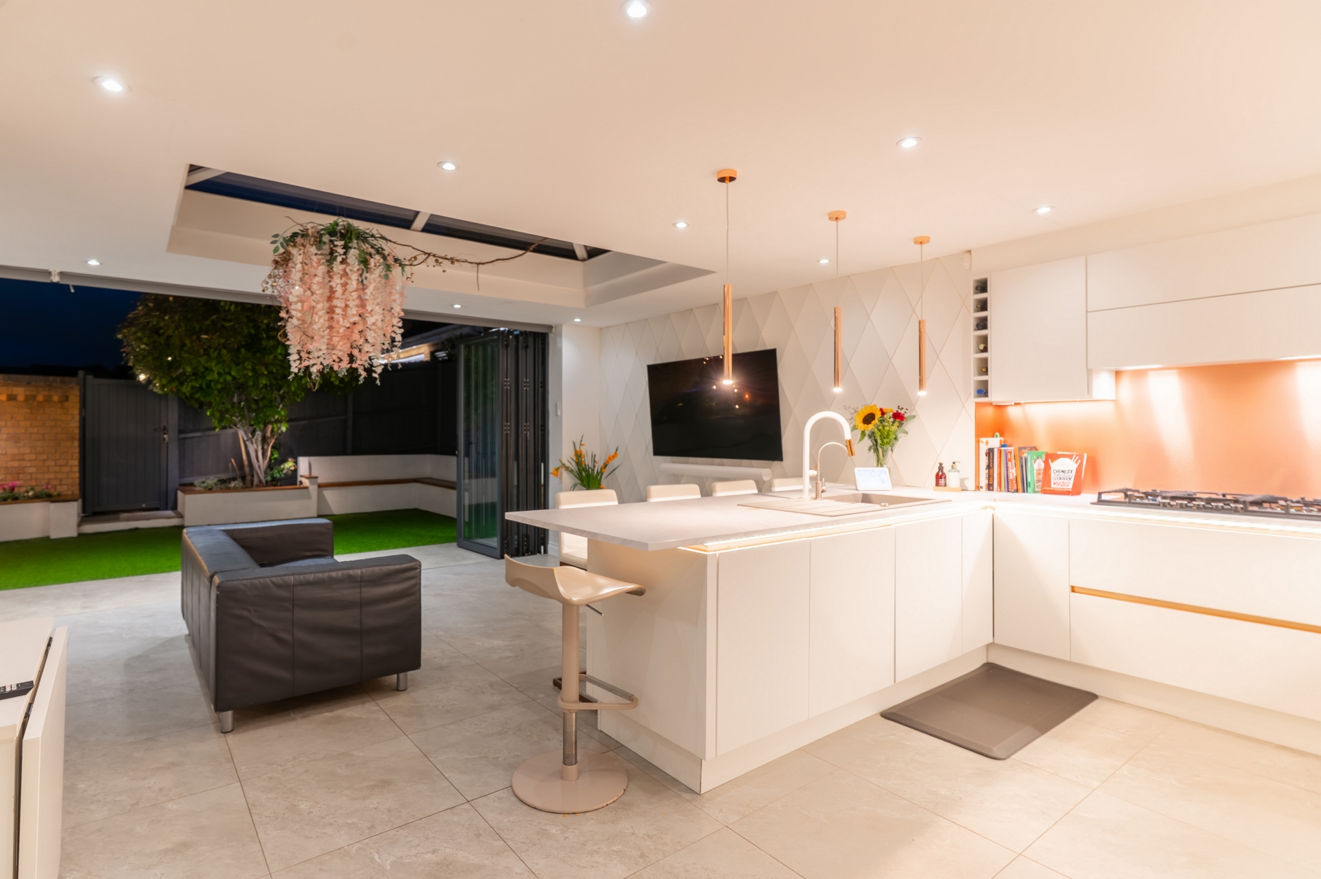 Kitchen/Entertainment