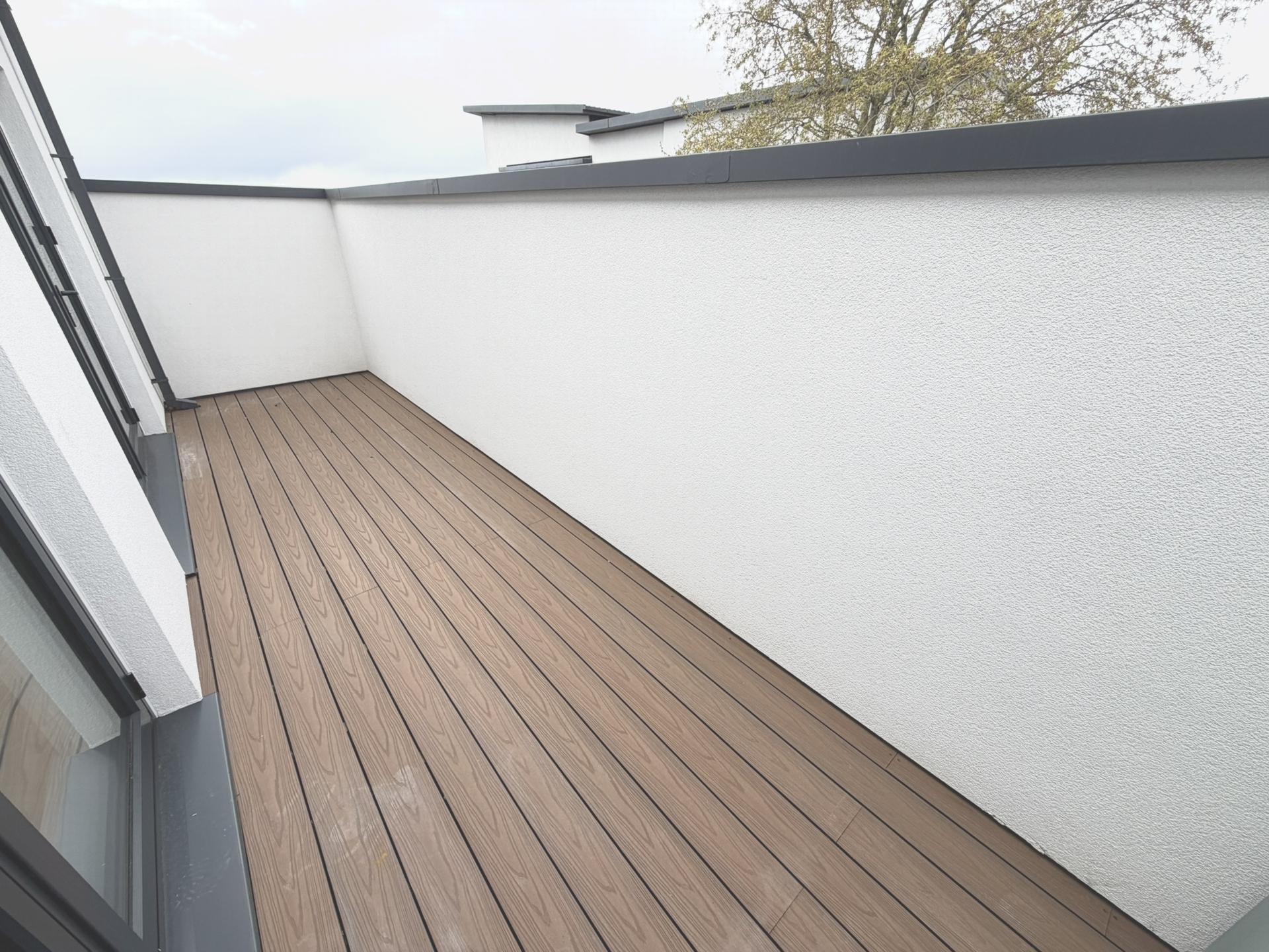 Duel-Access Balcony