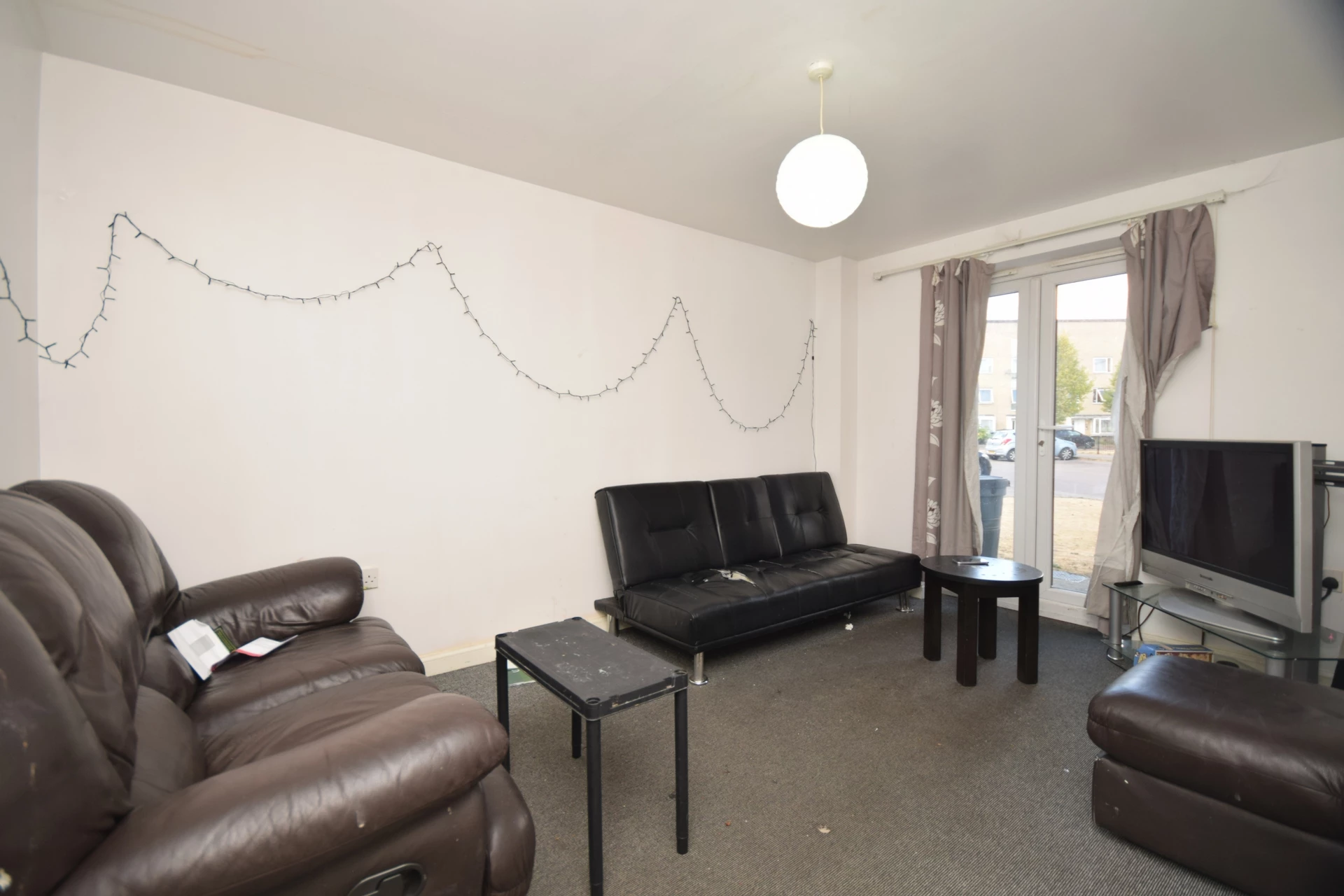 Dining/Lounge