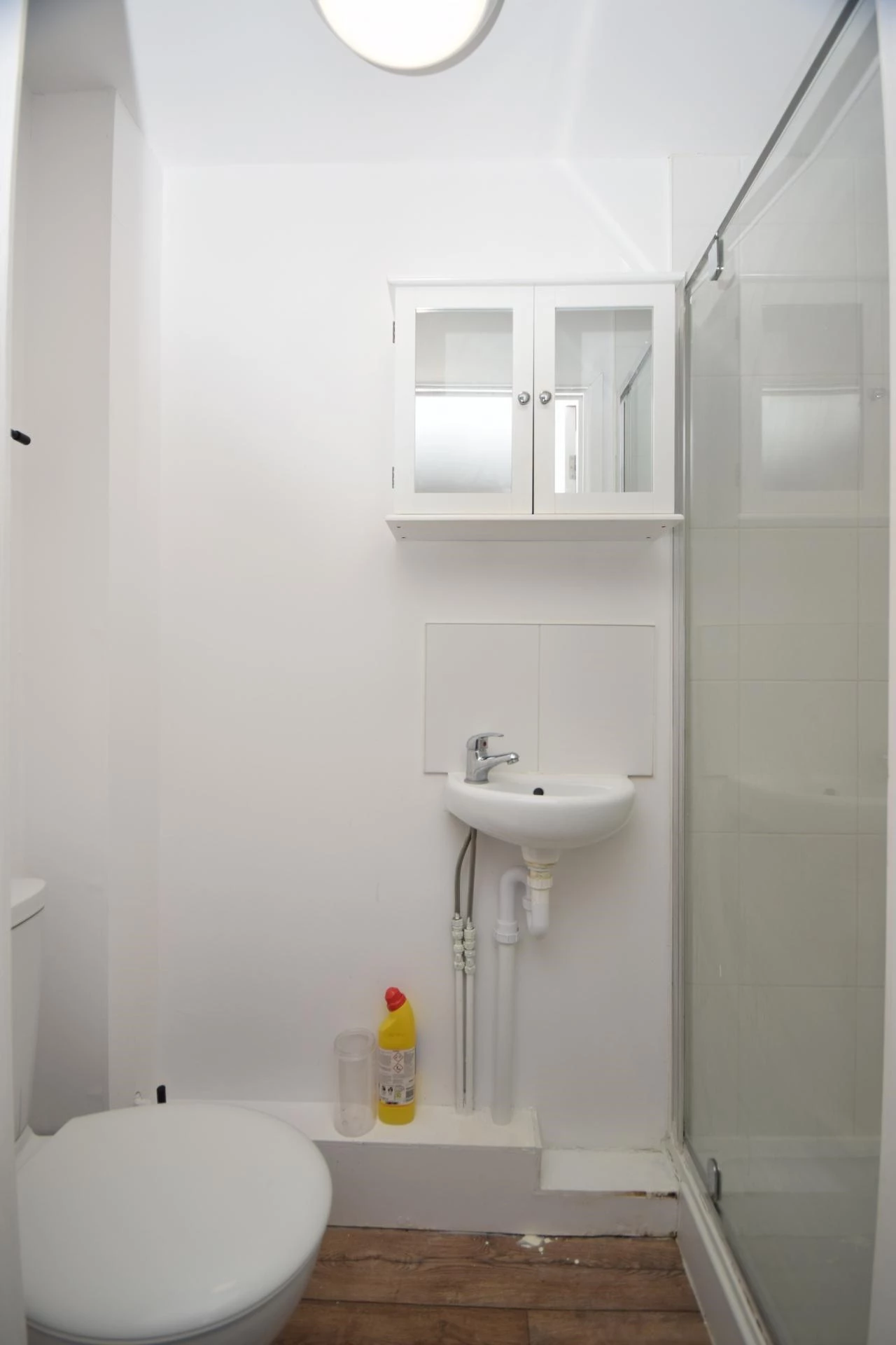 Bedroom 1 En Suite Bathroom