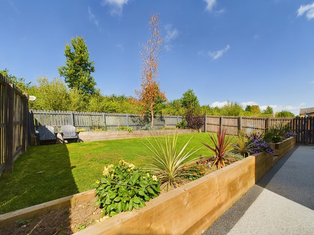 Property For Sale Millbank Avenue, PA7 4 Bedroom Detached