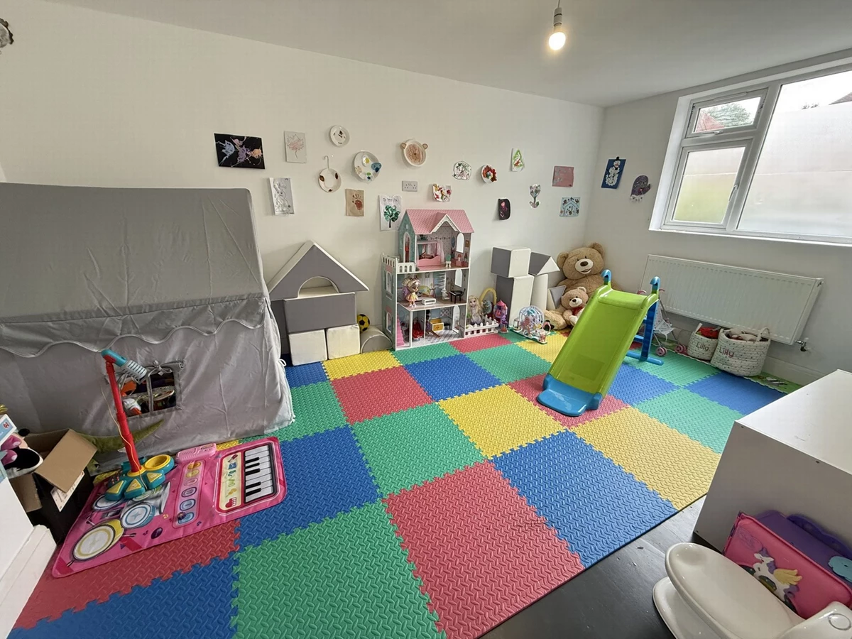 Reception/Bedroom