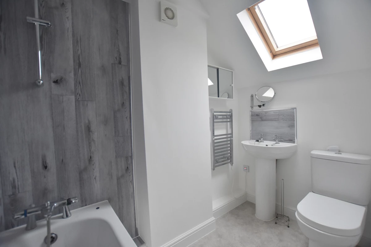 En-Suite Bathroom